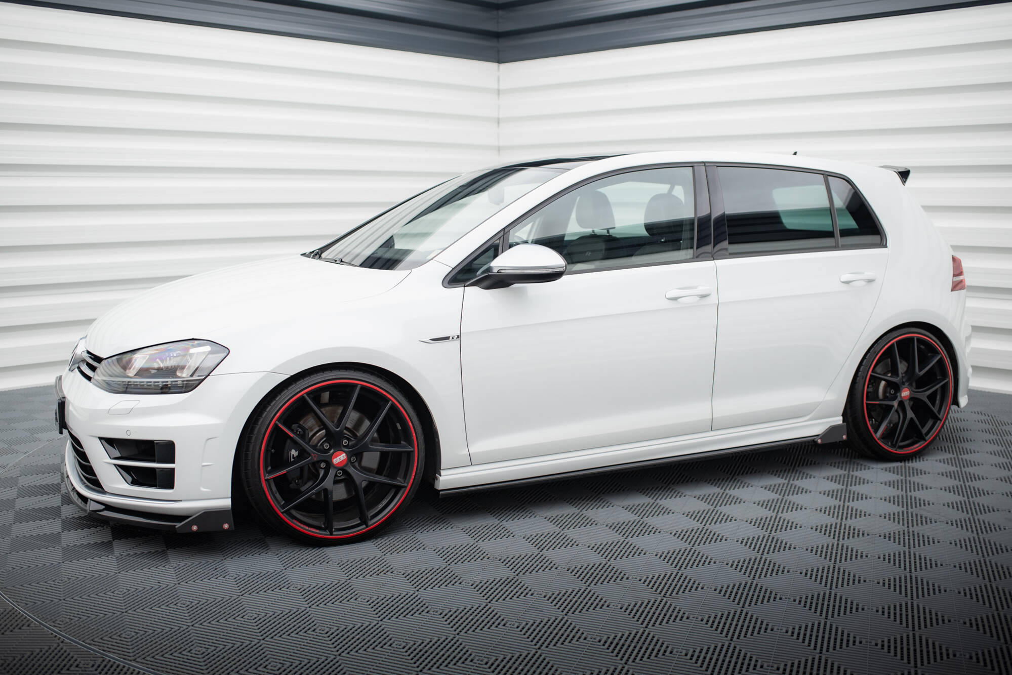 Side Skirts Diffusers V.3 + Flaps Volkswagen Golf R / R-Line Mk7 - 2