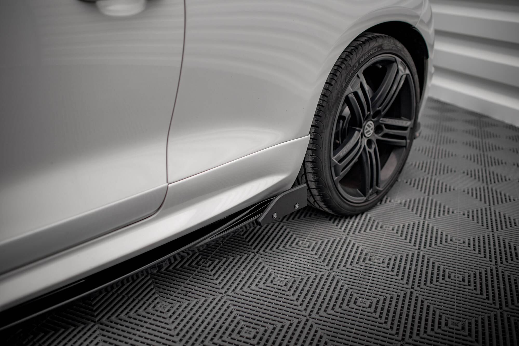 Side Skirts Diffusers V.2 + Flaps Volkswagen Scirocco R Mk3 - 2