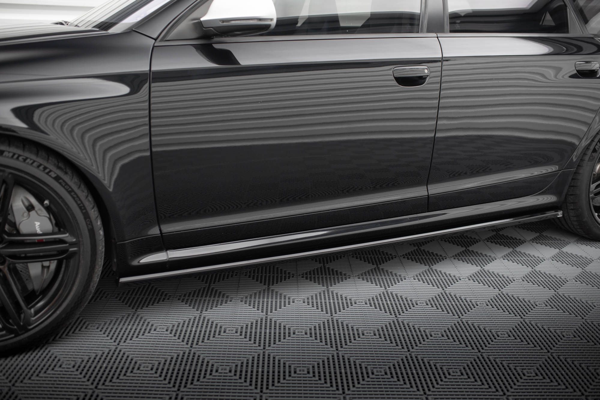 Side Skirts Diffusers V.2 Audi RS6 Avant C6 - 3