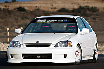 BLACK WINDSHIELD STICKER/SUNSTRIP 135X22CM INCL MUGEN LOGO