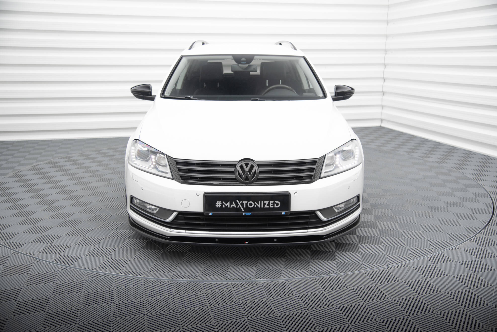 Front Splitter V.2 Volkswagen Passat B7 - 2