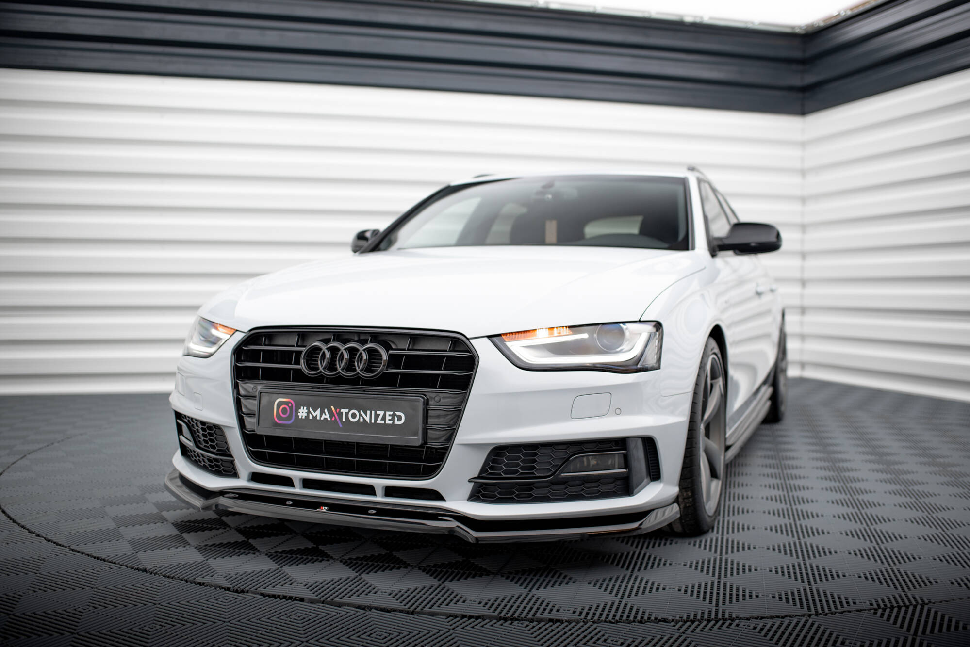 Front Splitter V.2 Audi A4 Competition B8 Facelift - 3