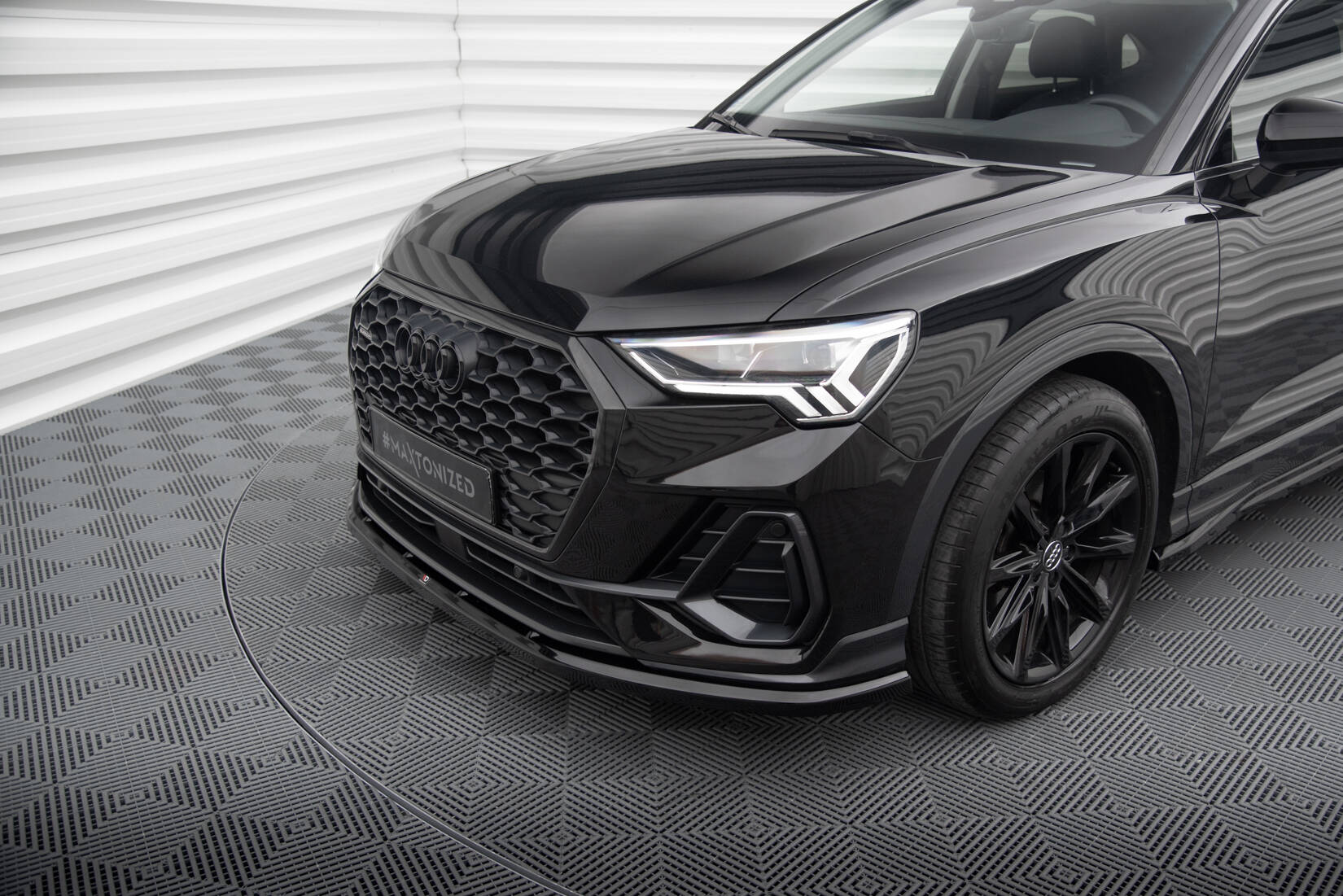 Front Splitter V.1 Audi Q3 Sportback F3 - 4