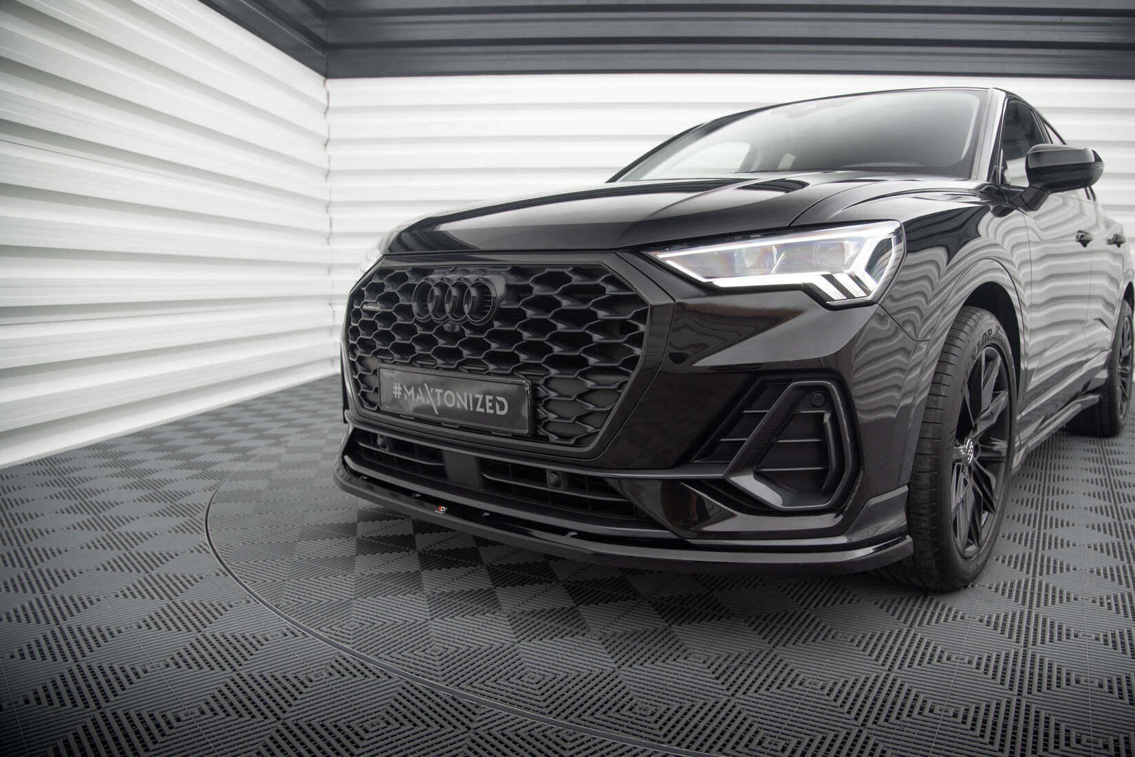 Front Splitter V.1 Audi Q3 Sportback F3 - 5