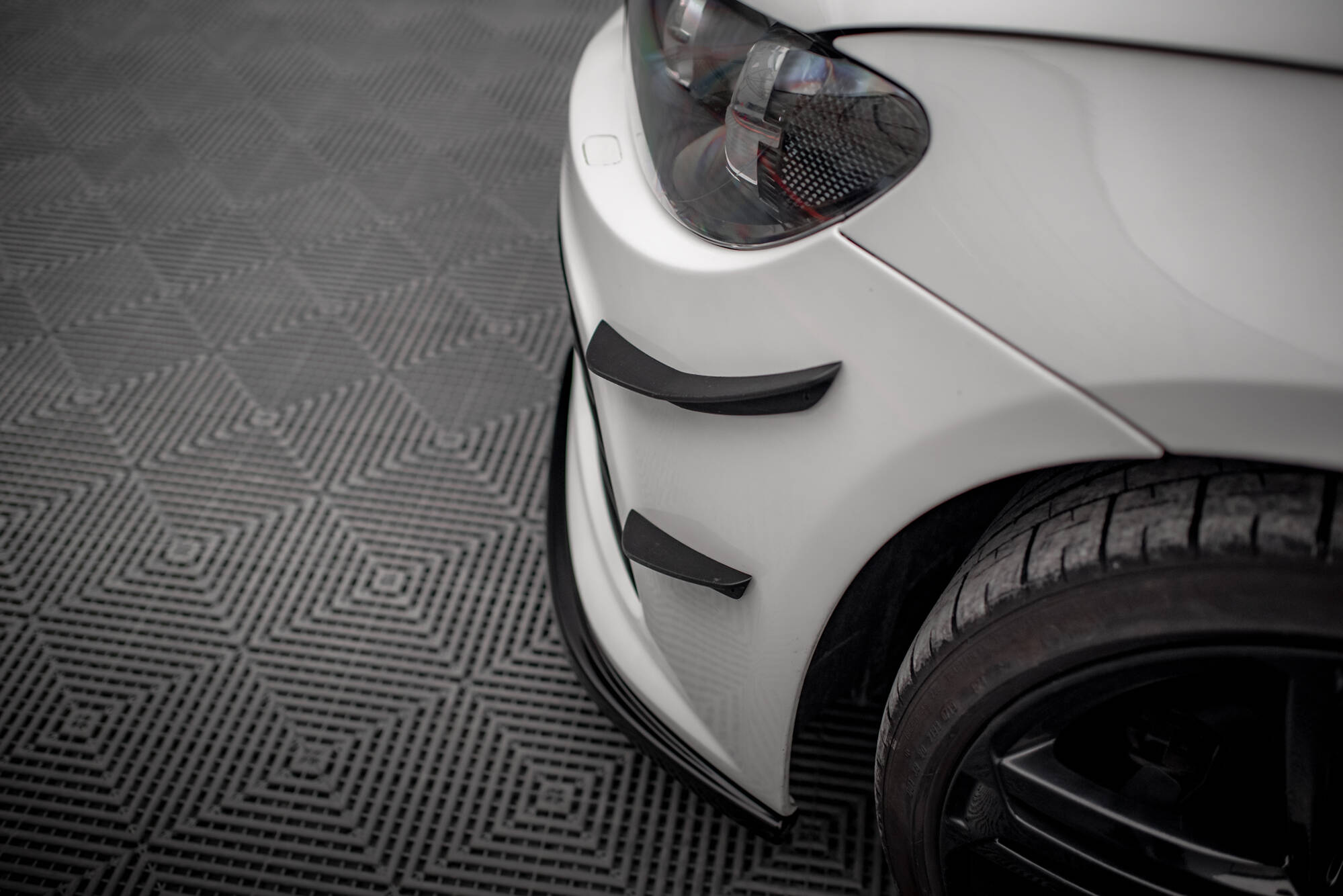 Front Bumper Wings (Canards) Volkswagen Scirocco R Mk3 - 6