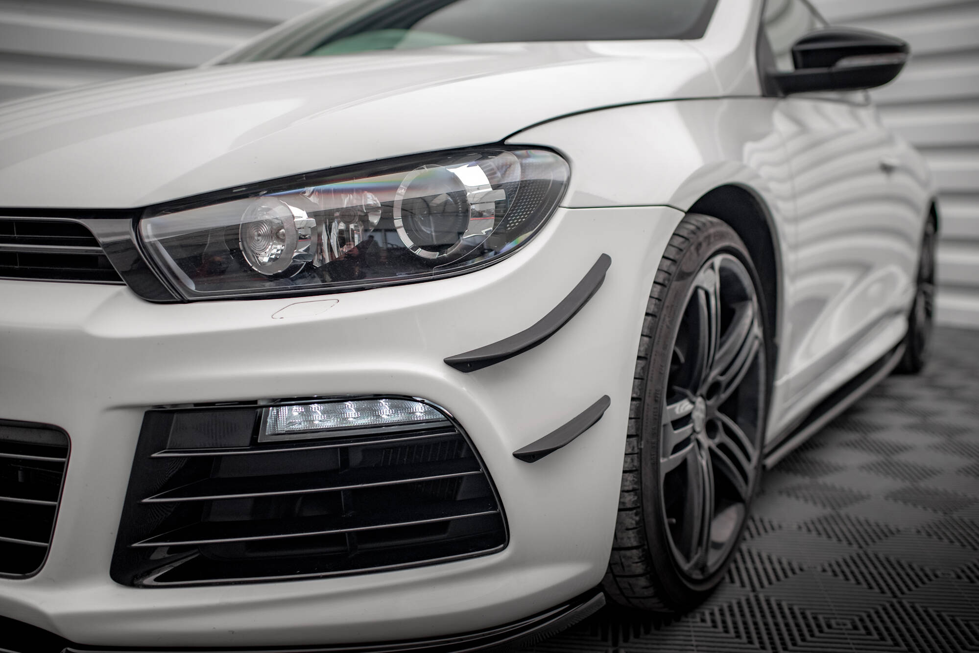 Front Bumper Wings (Canards) Volkswagen Scirocco R Mk3 - 5