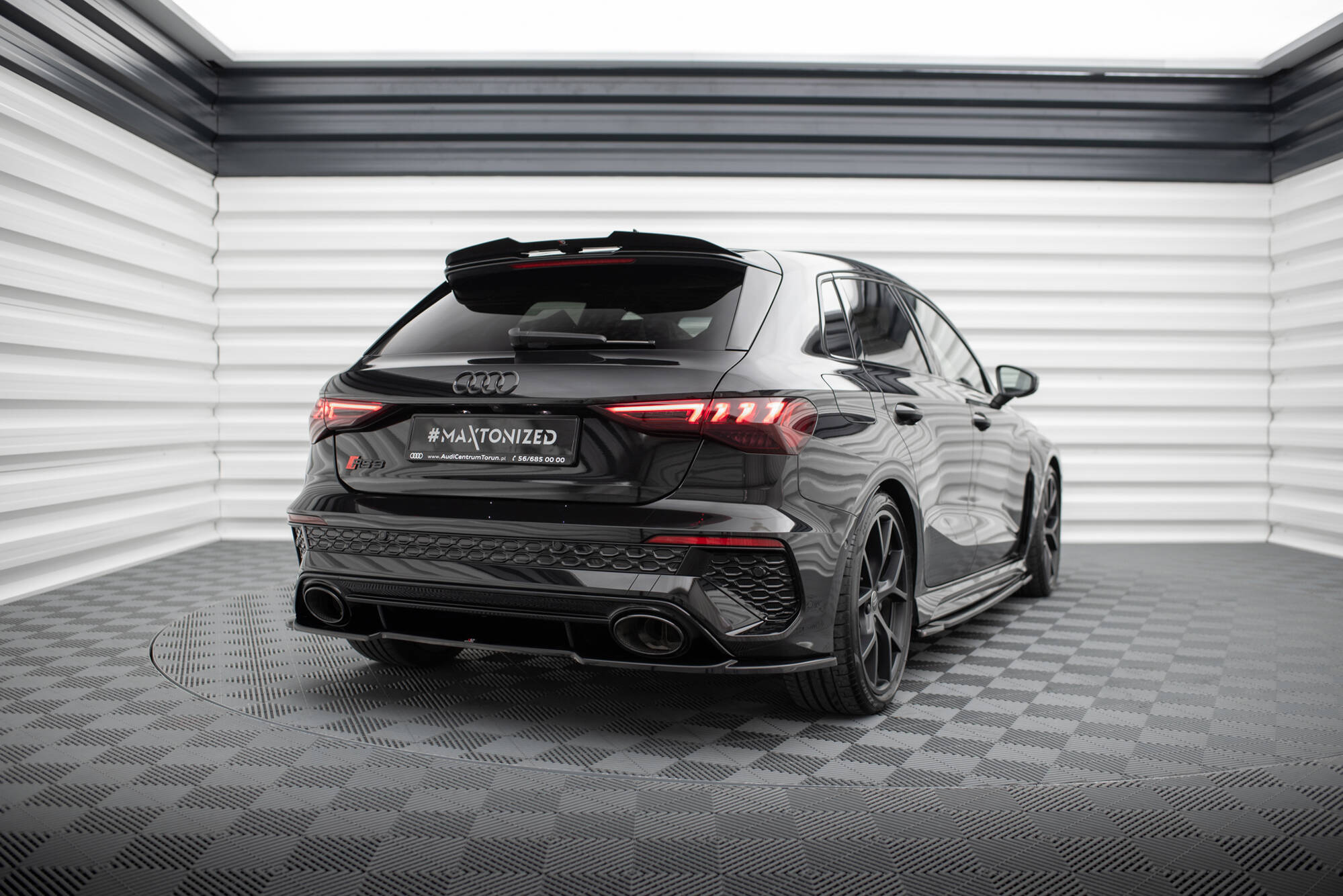 Central Rear Splitter Audi RS3 Sportback 8Y - 2