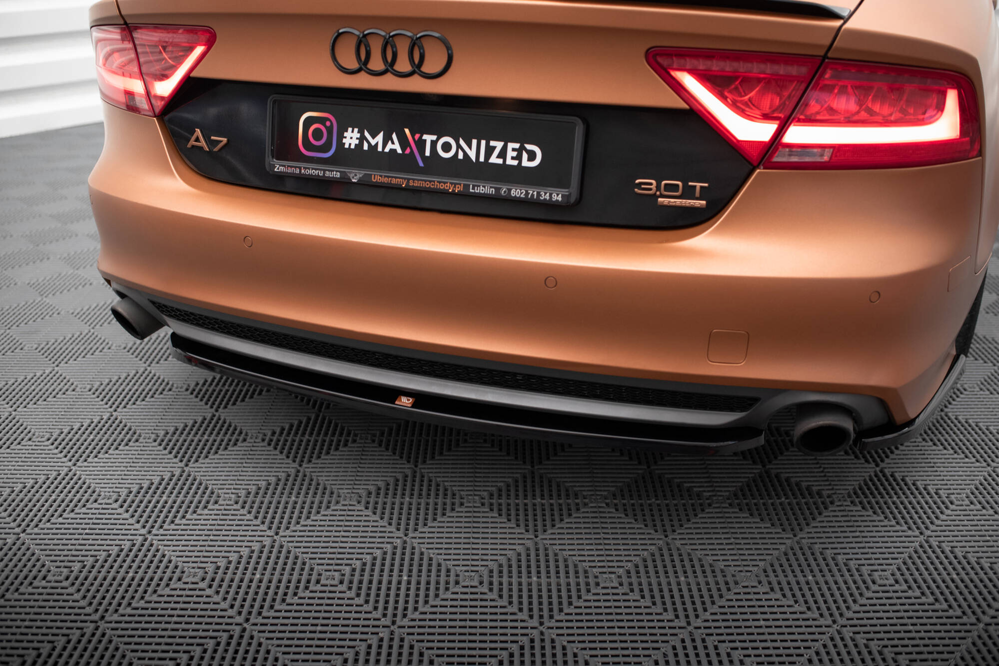 Central Rear Splitter Audi A7 S-Line C7 - 2
