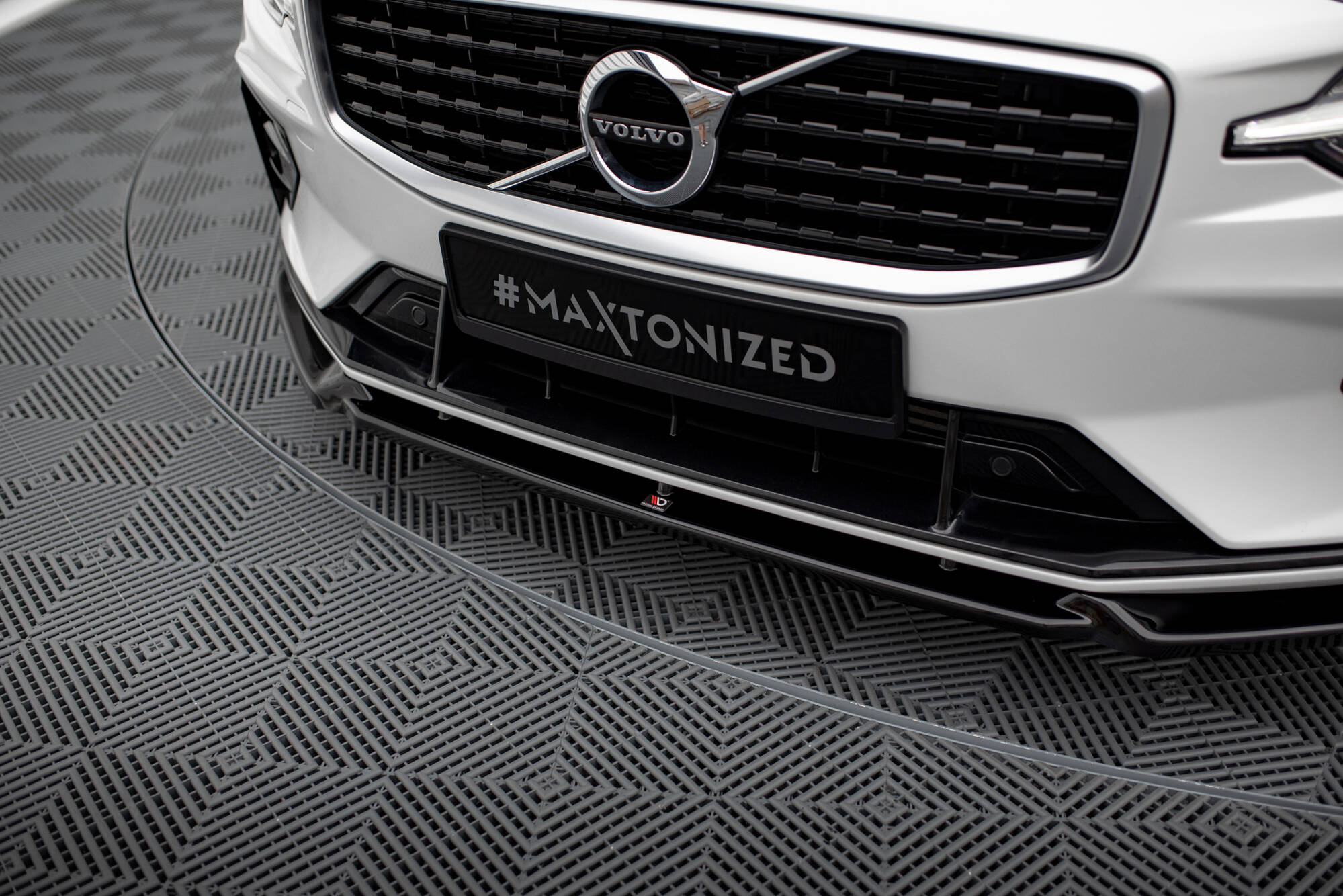 Front Splitter V.1 Volvo S60 / V60 R-Design Mk3 - 4