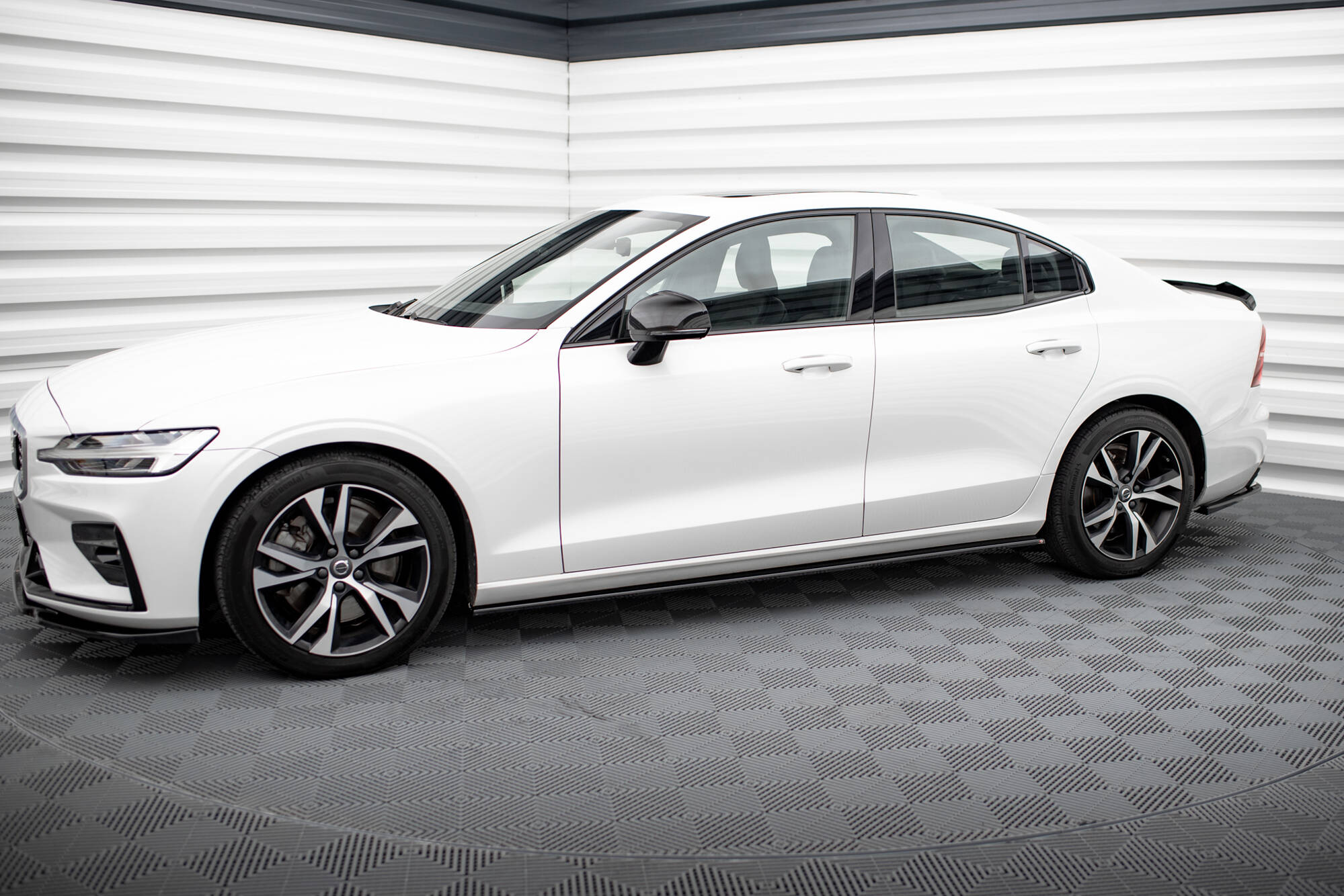 Side Skirts Diffusers V.2 Volvo S60 / V60 R-Design Mk3 - 3