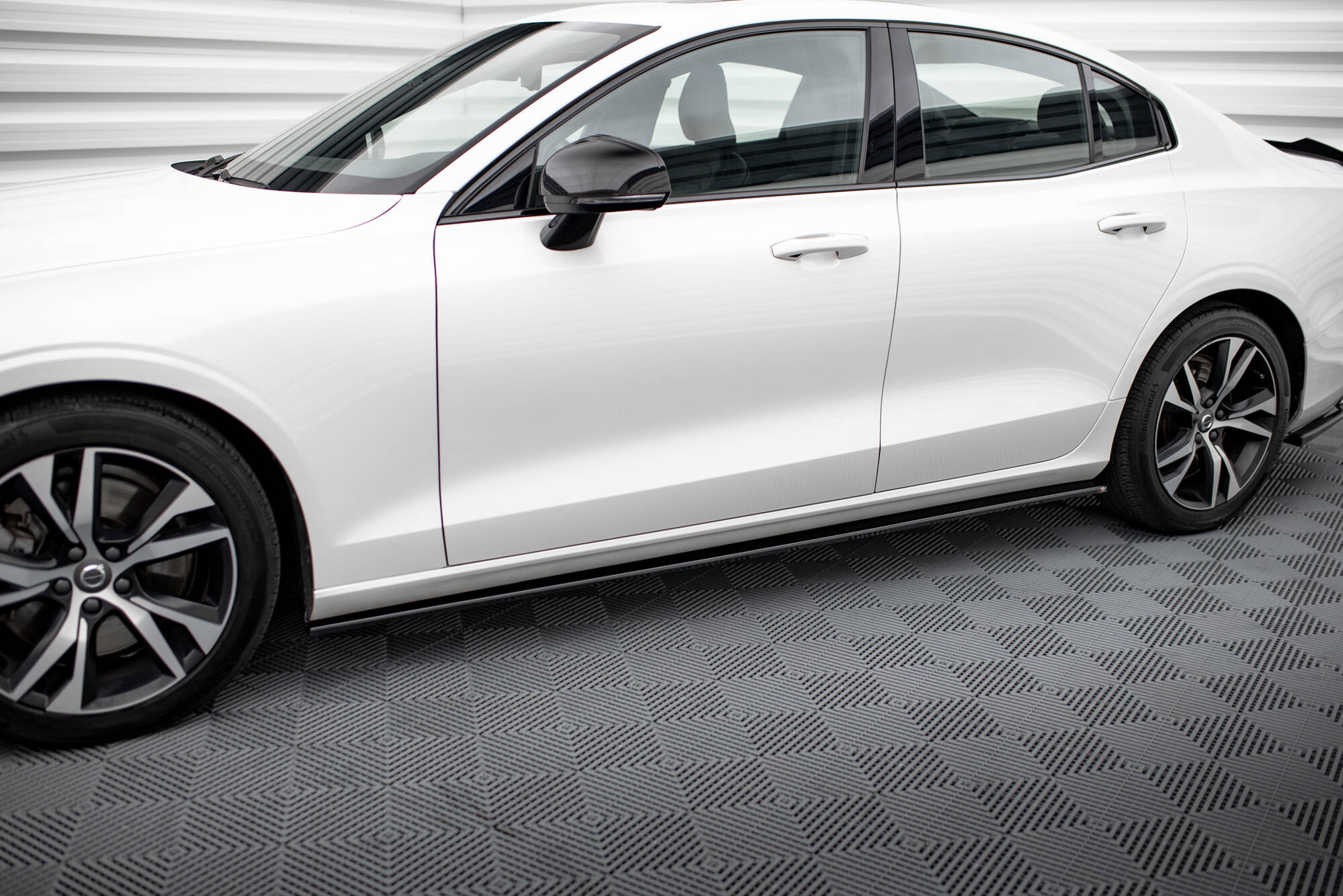 Side Skirts Diffusers V.2 Volvo S60 / V60 R-Design Mk3 - 4