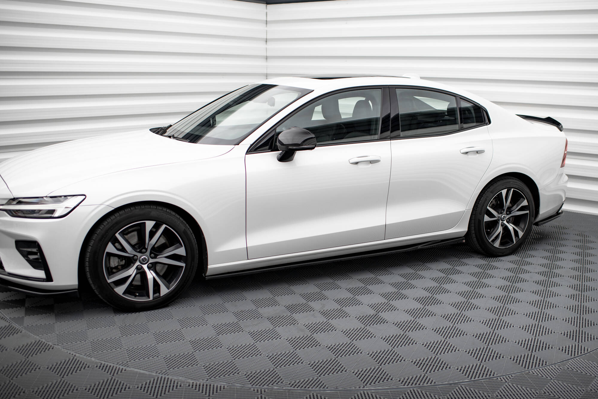 Side Skirts Diffusers V.1 Volvo S60 / V60 R-Design Mk3 - 4