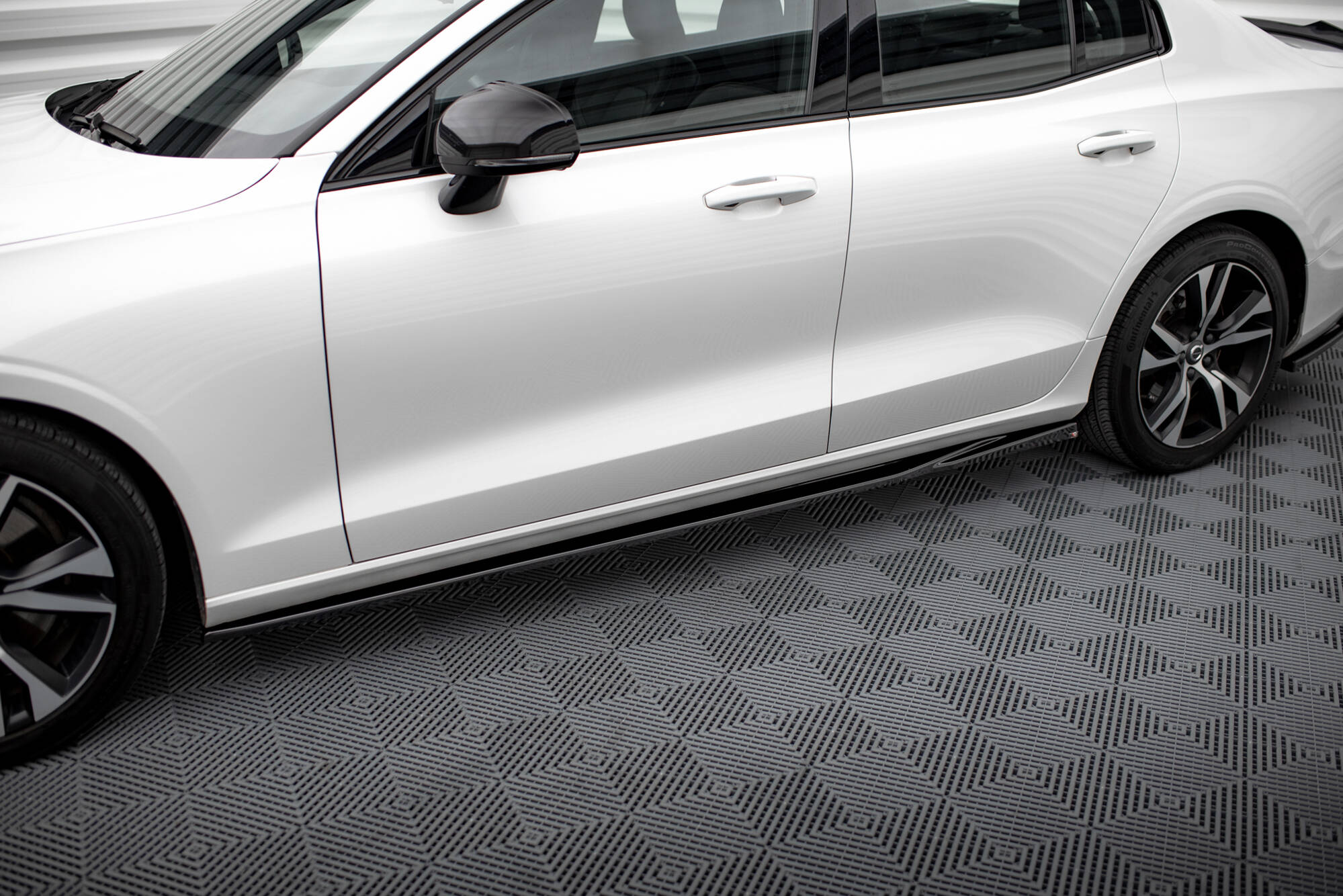 Side Skirts Diffusers V.1 Volvo S60 / V60 R-Design Mk3 - 2