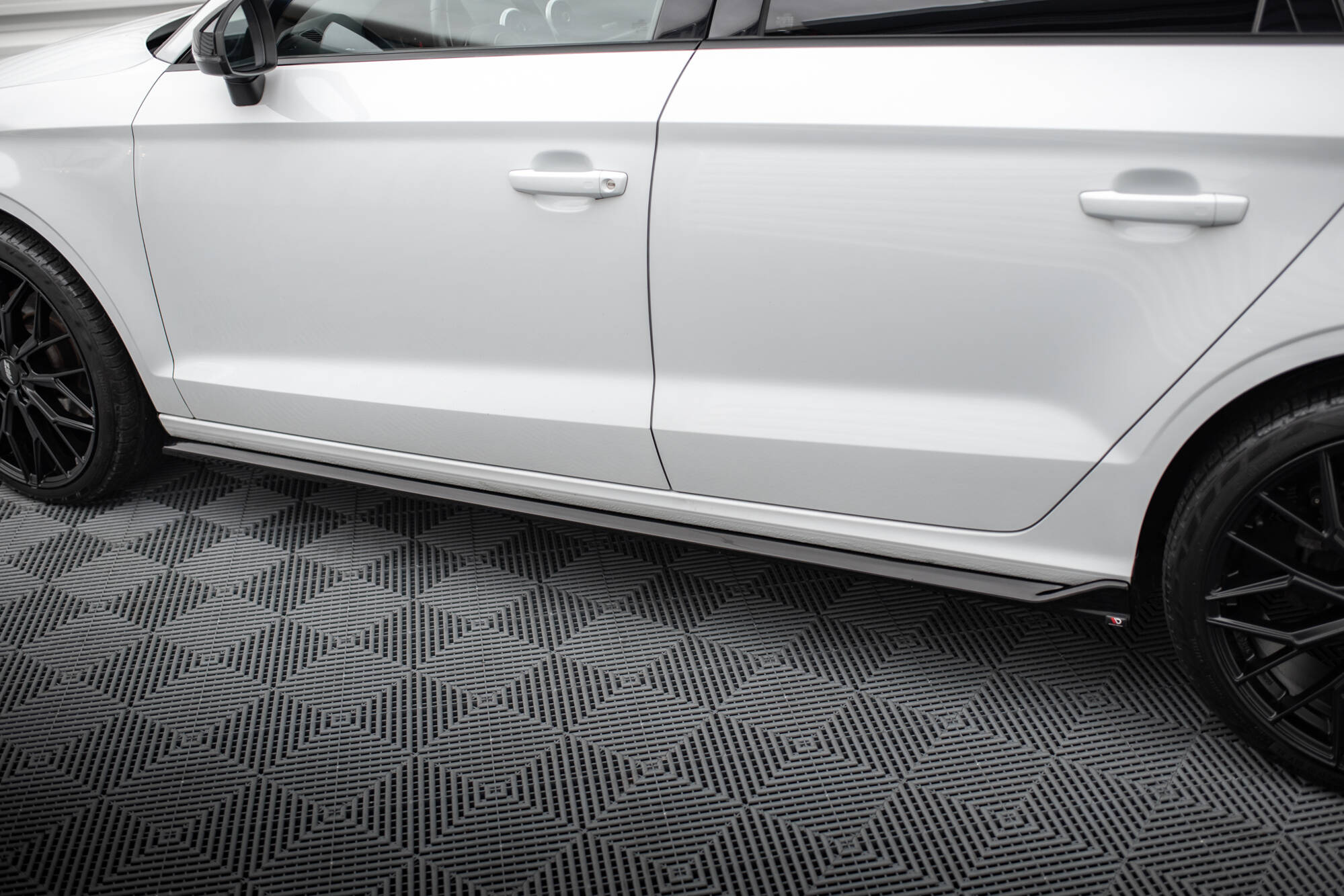 Side Skirts Diffusers Audi A3 Sedan 8V - 4