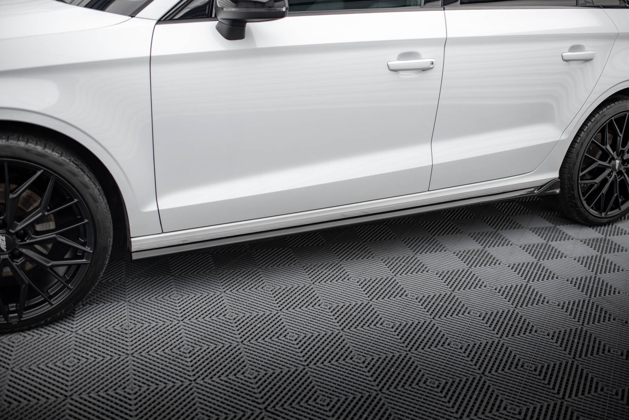 Side Skirts Diffusers Audi A3 Sedan 8V - 3