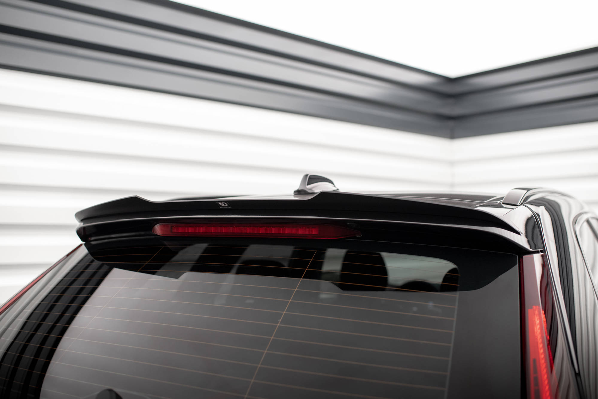 Spoiler CAP Volvo XC60 Mk2 R-Design - 3