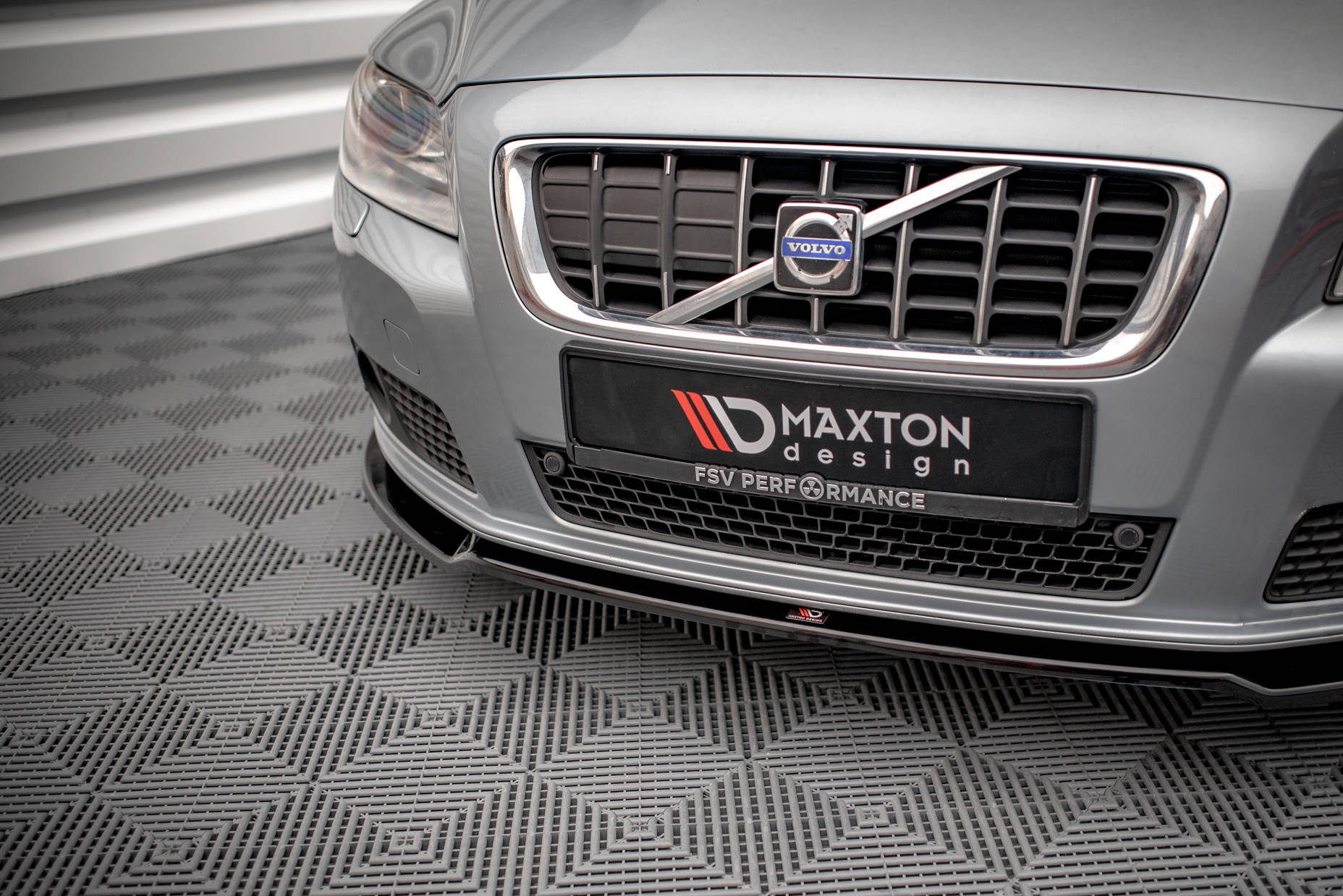 Front Splitter V.2 Volvo V70 MK3 (2007-2013) - 3