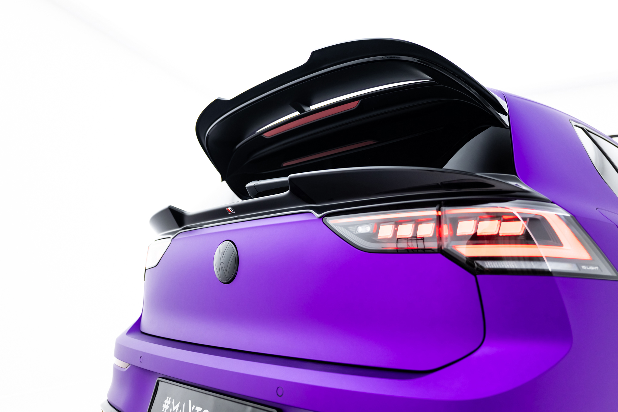 NEDRE VINGEXTENSION 3D TILL VOLKSWAGEN GOLF R MK8 FACELIFT – MAXTON DESIGN