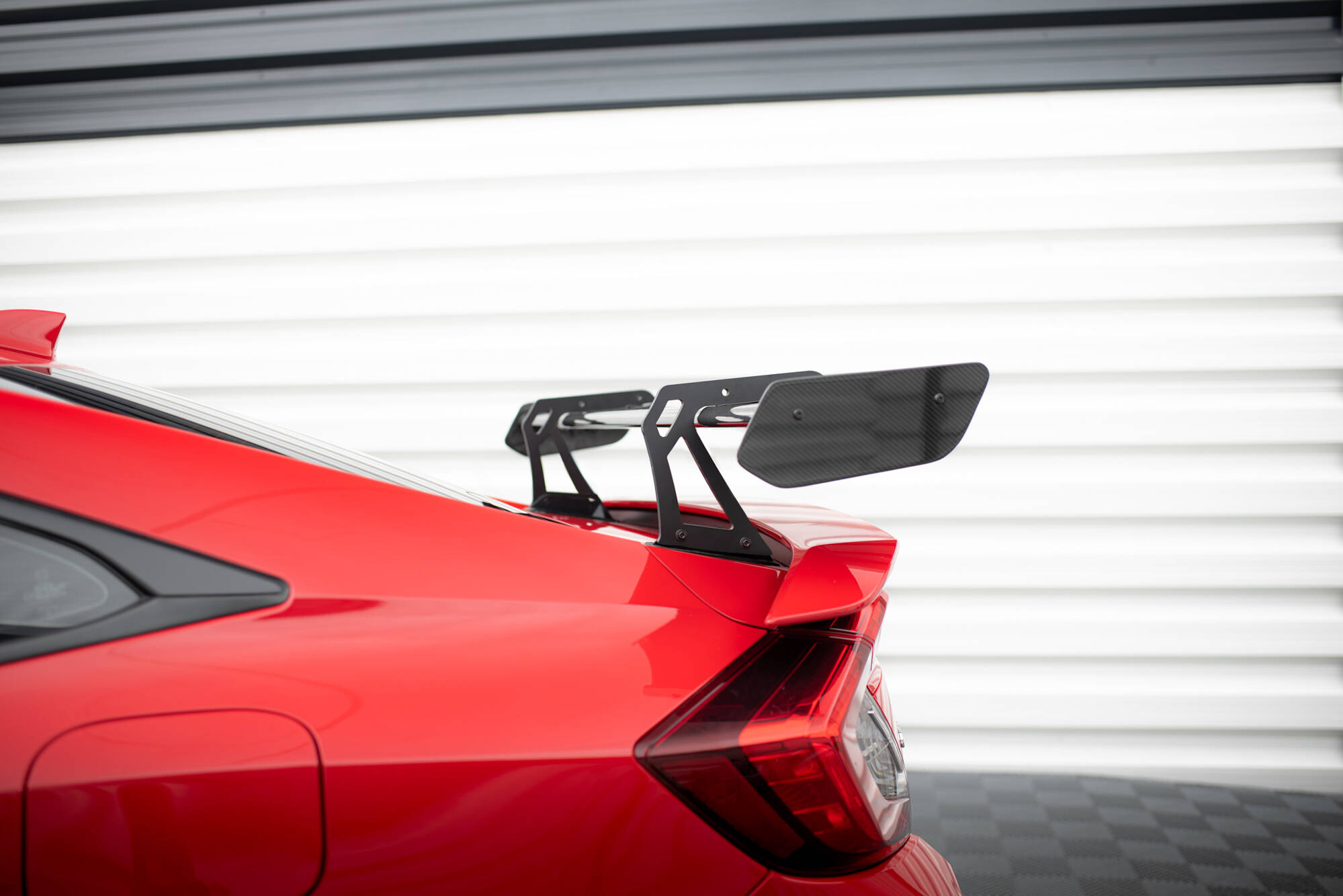 KOLFIBERVINGE MED ÖVRE SVANHALSFÄSTEN TILL HONDA CIVIC SI MK10 – MAXTON DESIGN - 3