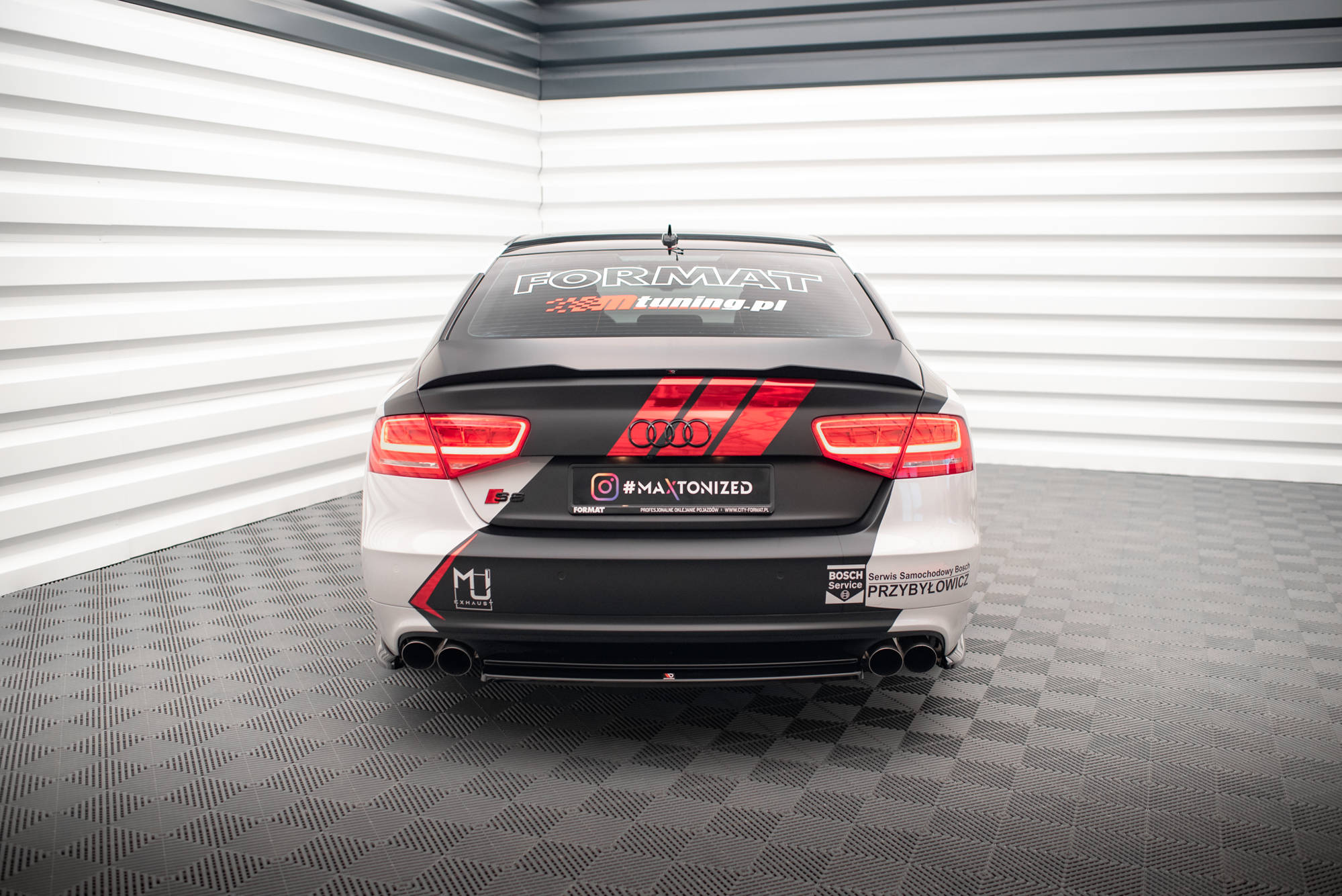 Central Rear Splitter Audi S8 D4 - 2