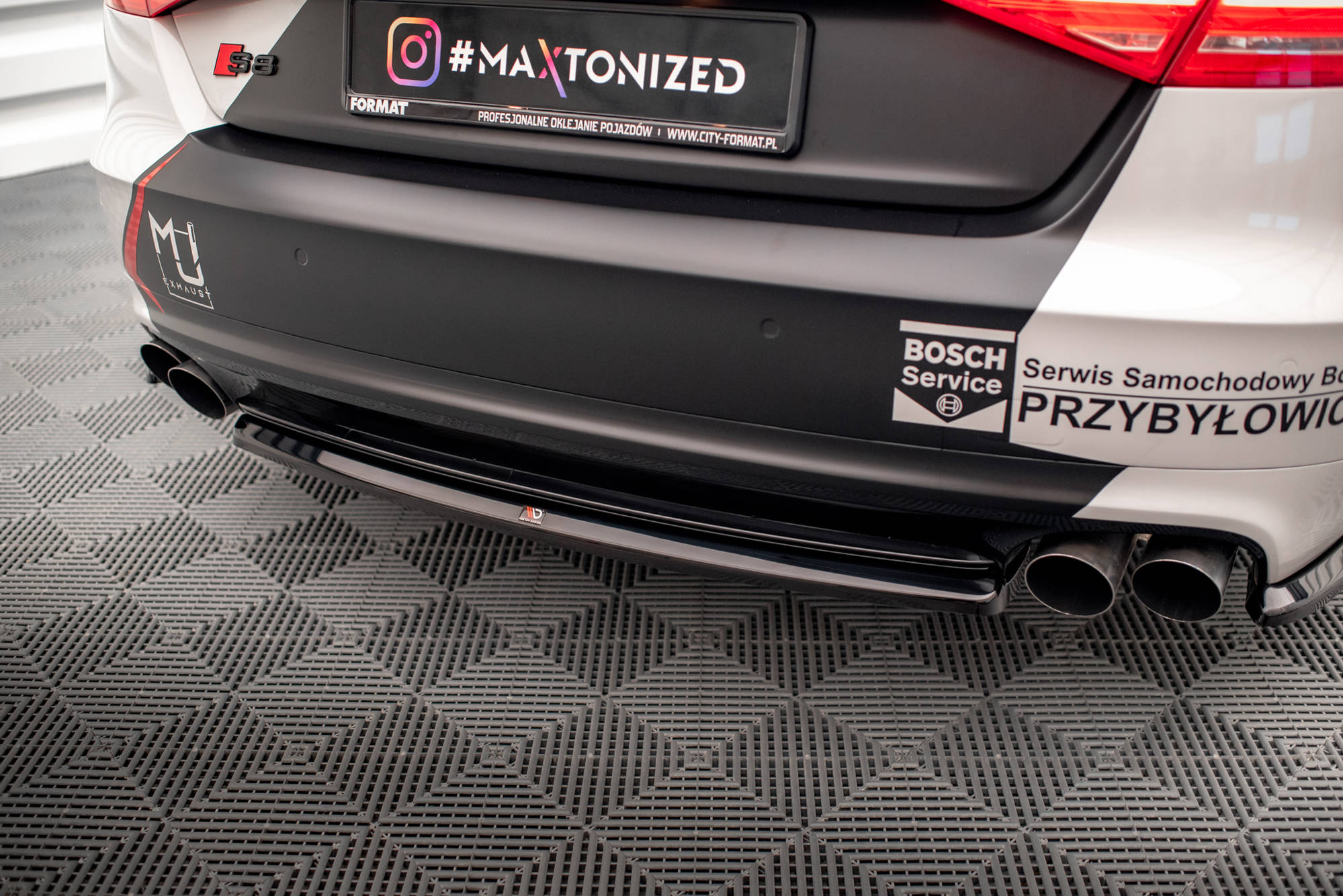 Central Rear Splitter Audi S8 D4 - 3