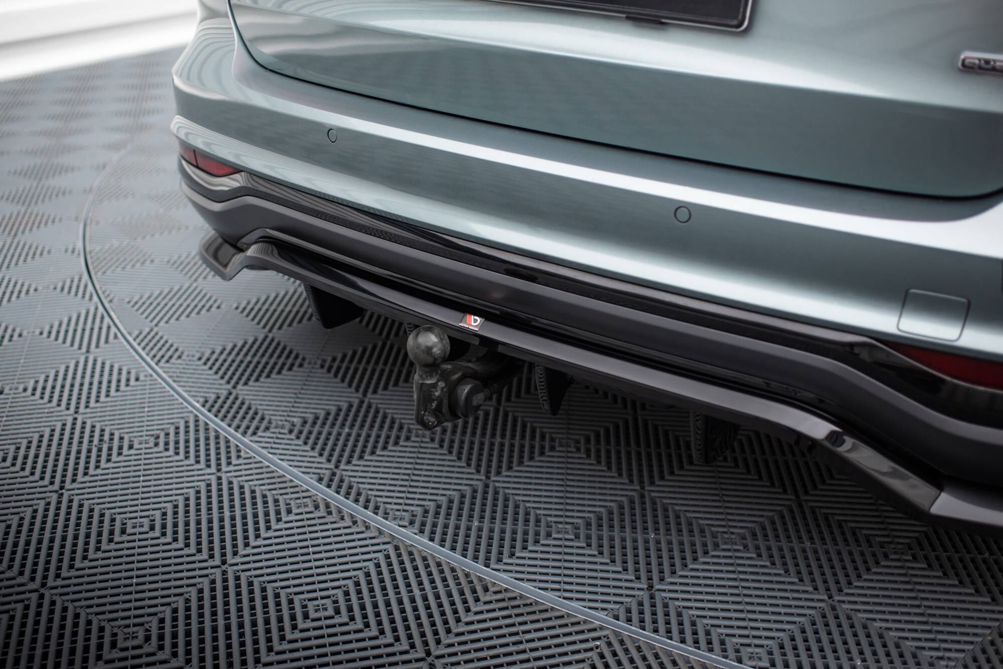 Central Rear Splitter (Vertical Bars) Audi A6 Allroad C8 - 3