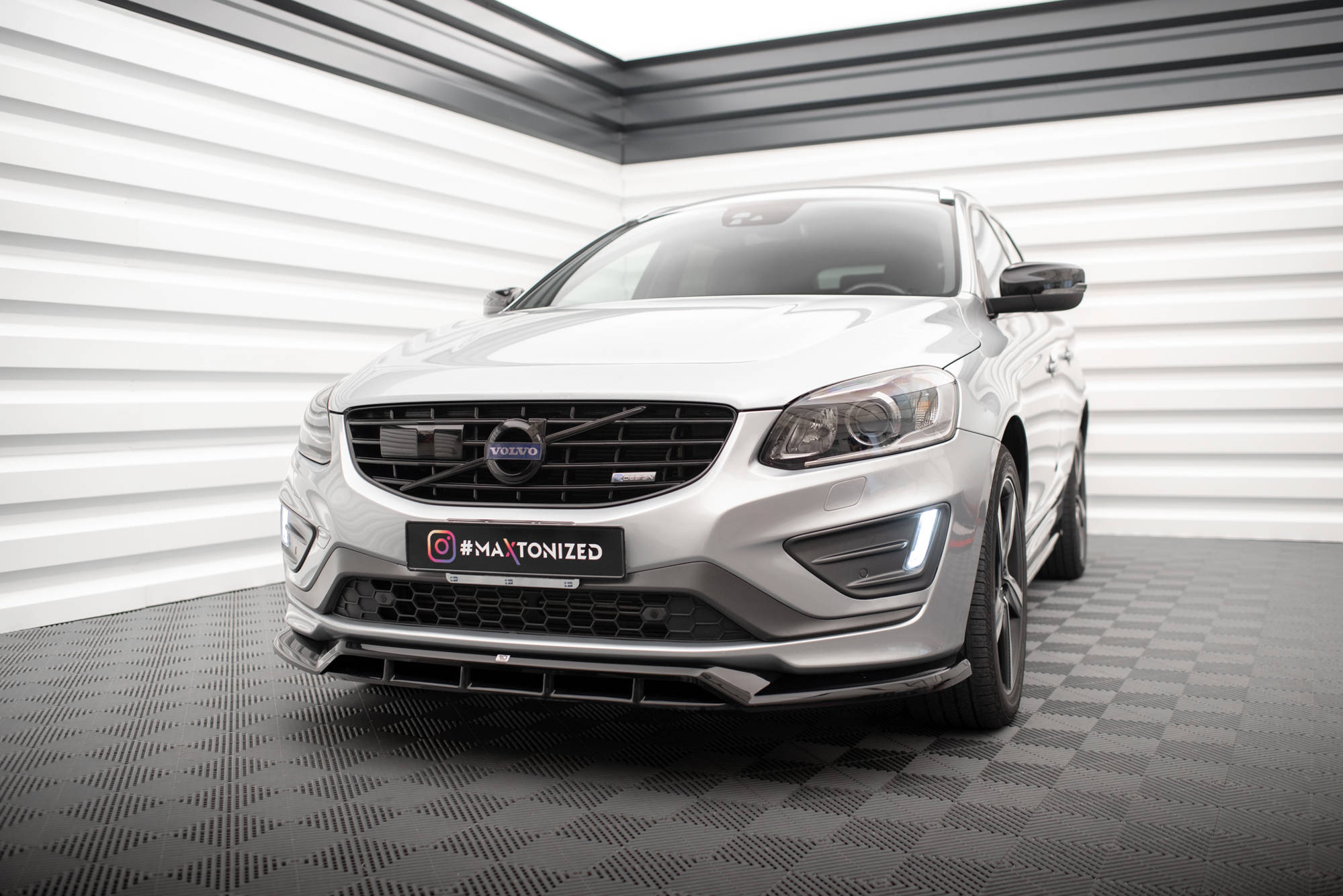 Front Splitter Volvo XC60 R-Design Mk1 Facelift - 3