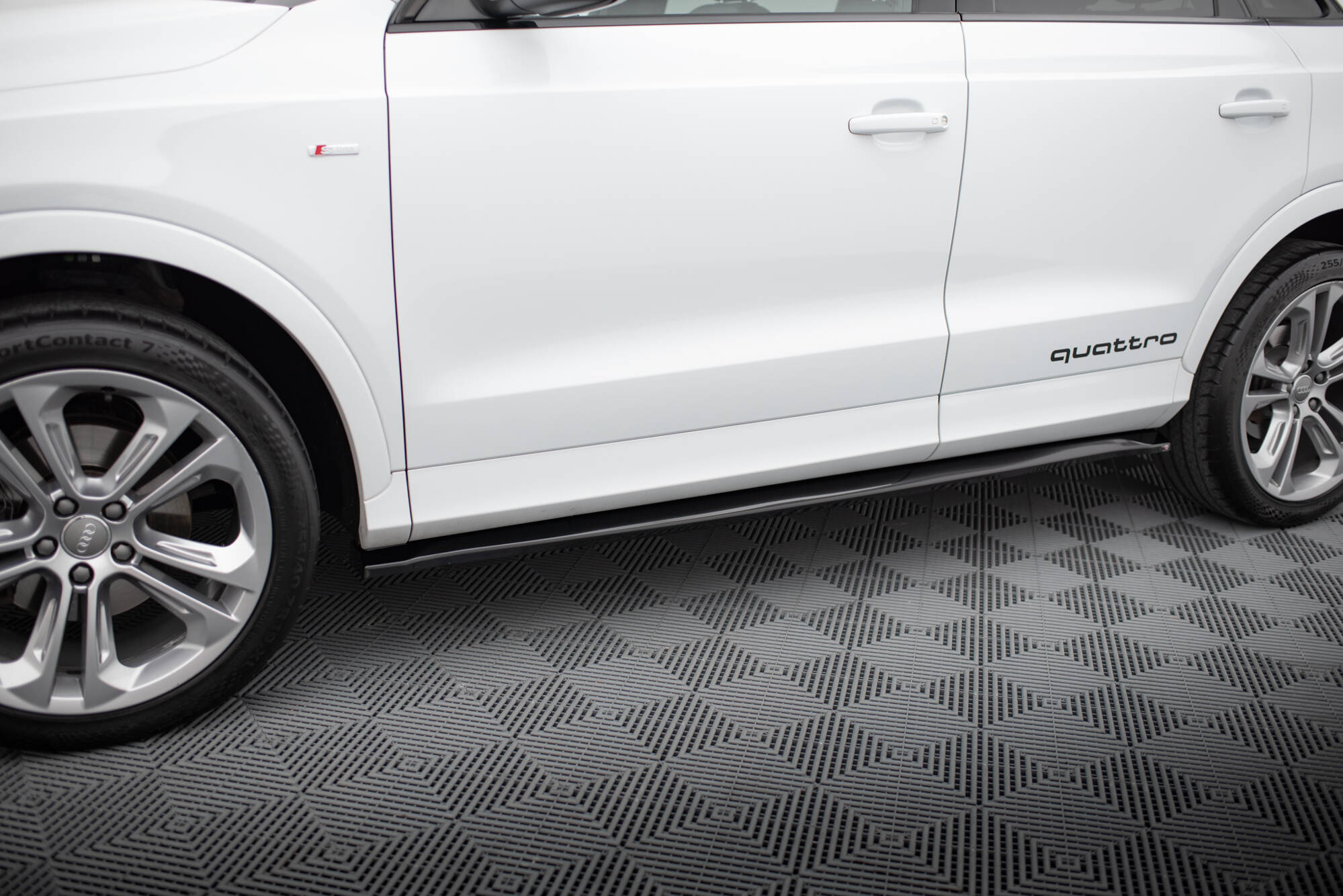 Side Skirts Diffusers Audi Q3 S-Line 8U - 3