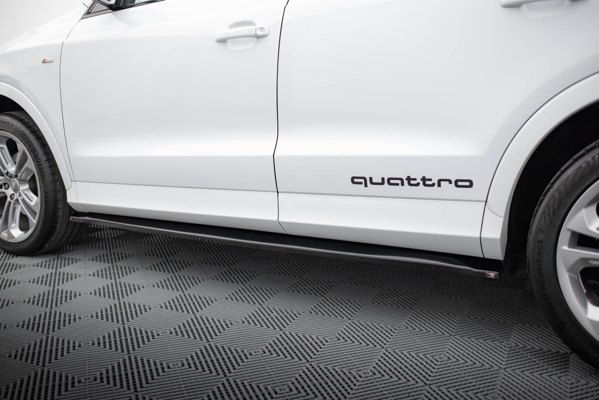 Side Skirts Diffusers Audi Q3 S-Line 8U - 4