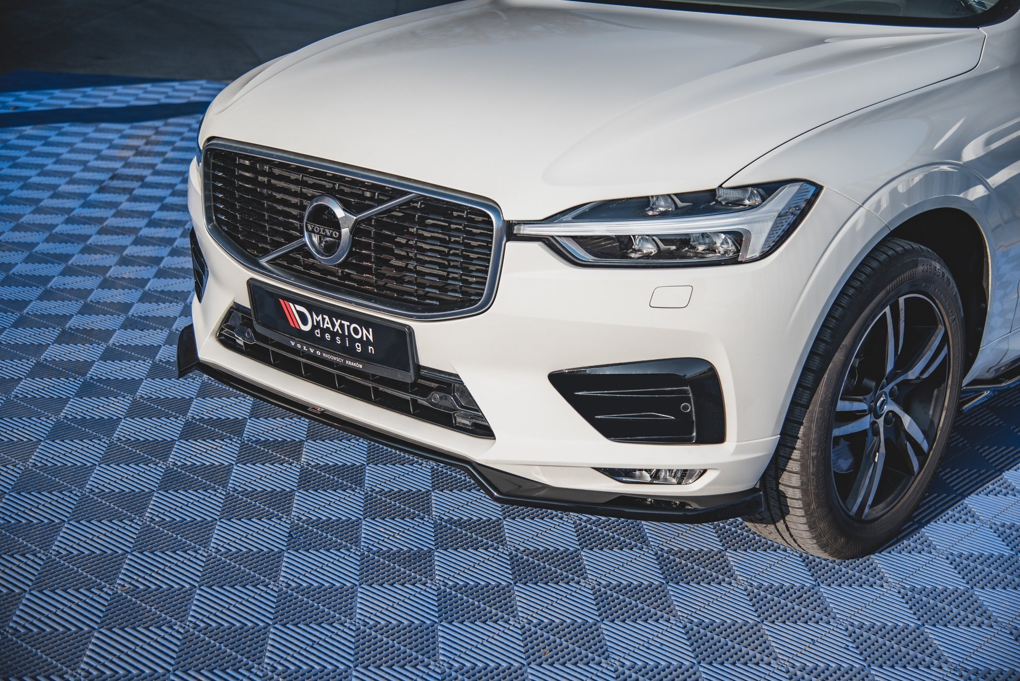 Front Splitter V.1 Volvo XC60 Mk2 R-Design - 4