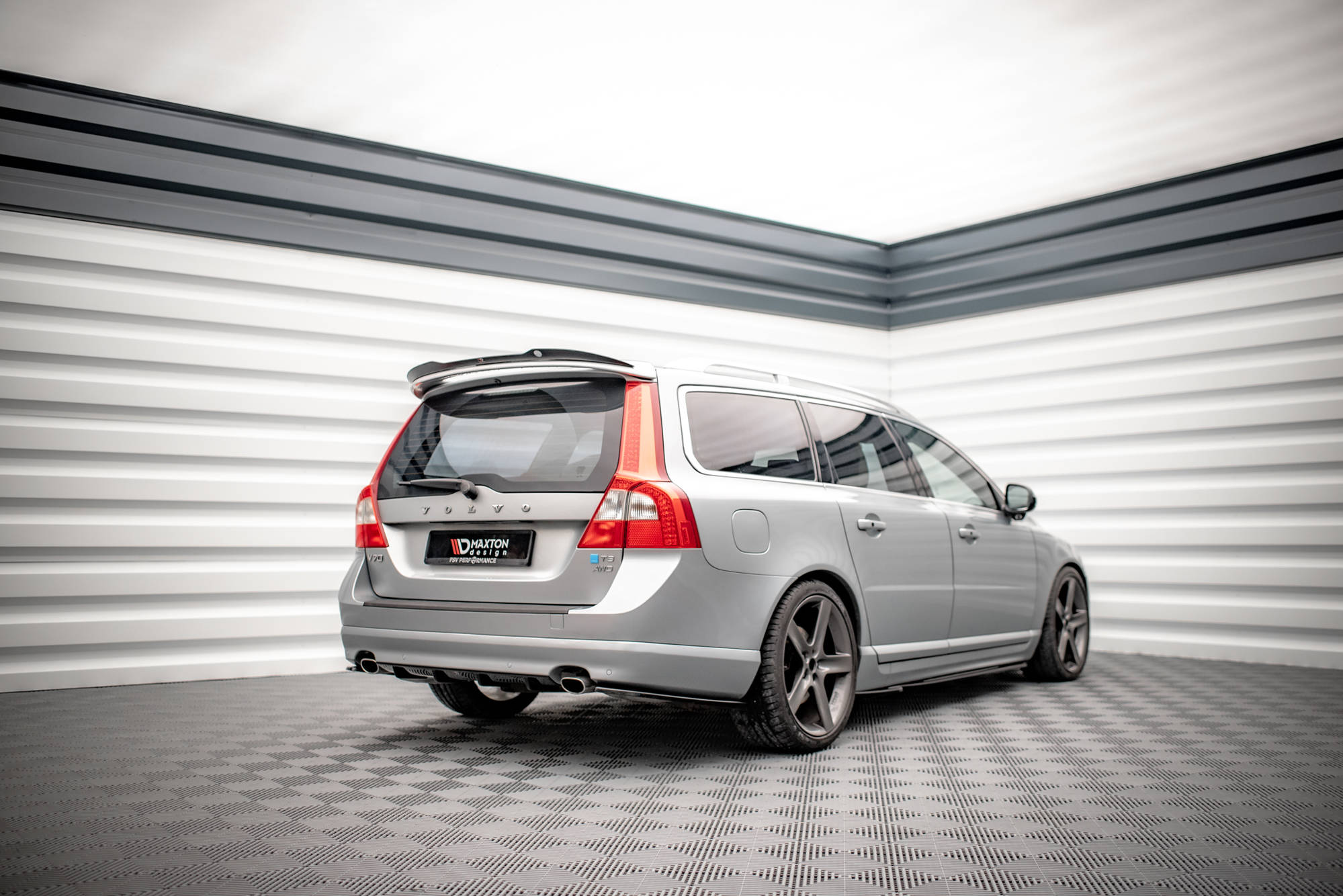 Spoiler Cap V.2 Volvo V70 Mk3 - 2