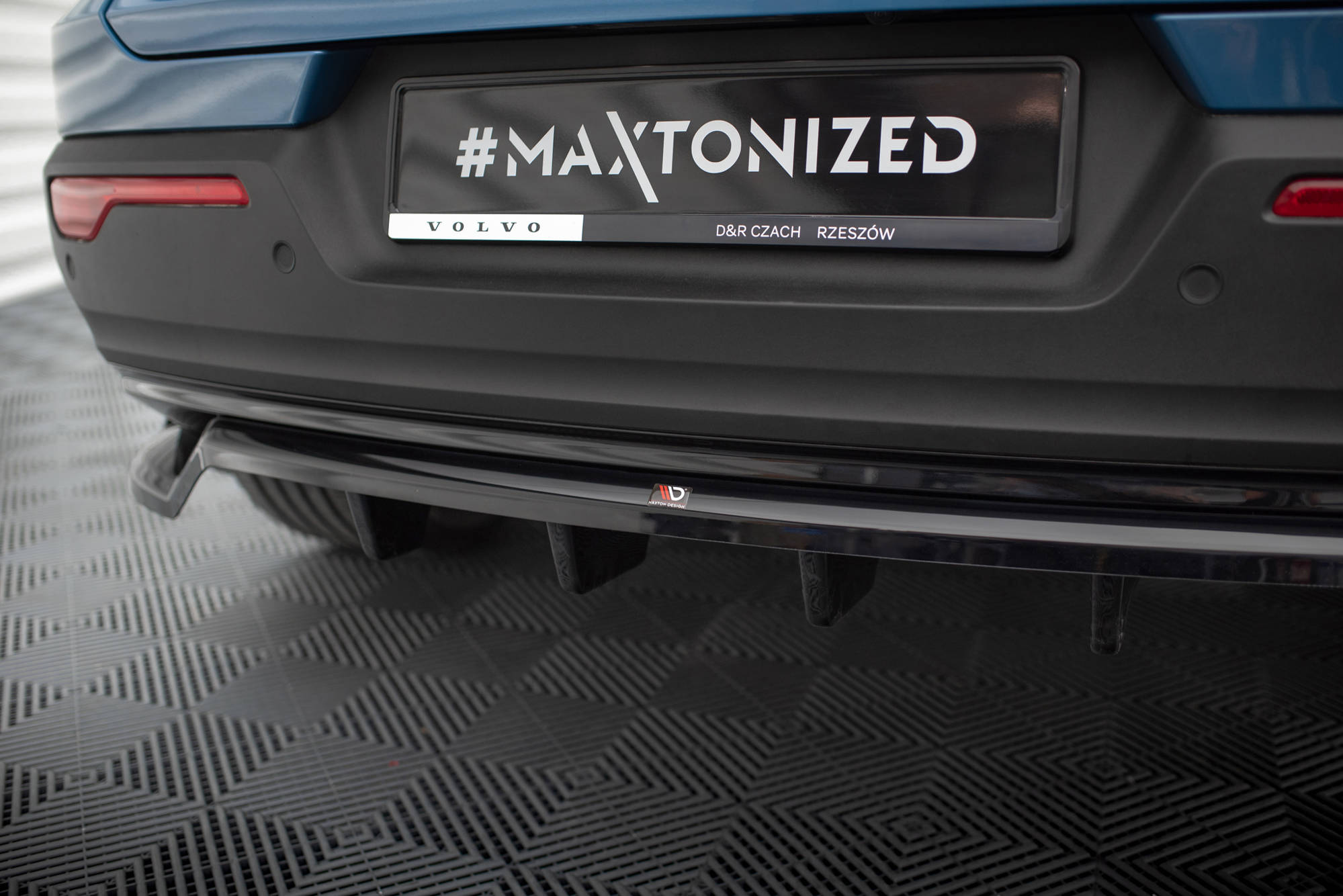 Central Rear Splitter (Vertical Bars) Volvo C40 Mk1 - 3