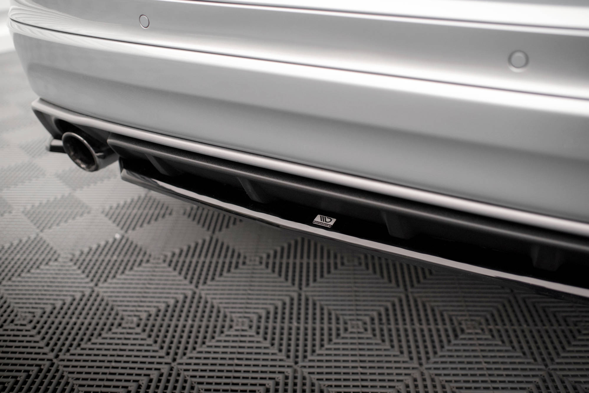 Central Rear Splitter Volvo XC60 R-Design Mk1 Facelift - 4