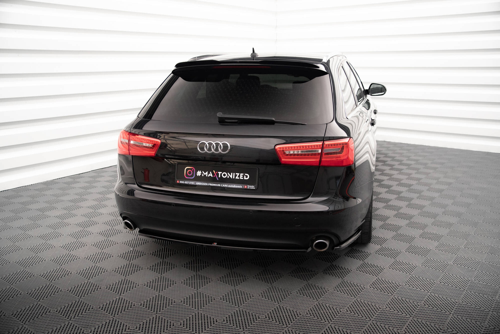 Central Rear Splitter Audi A6 Avant C7 - 3