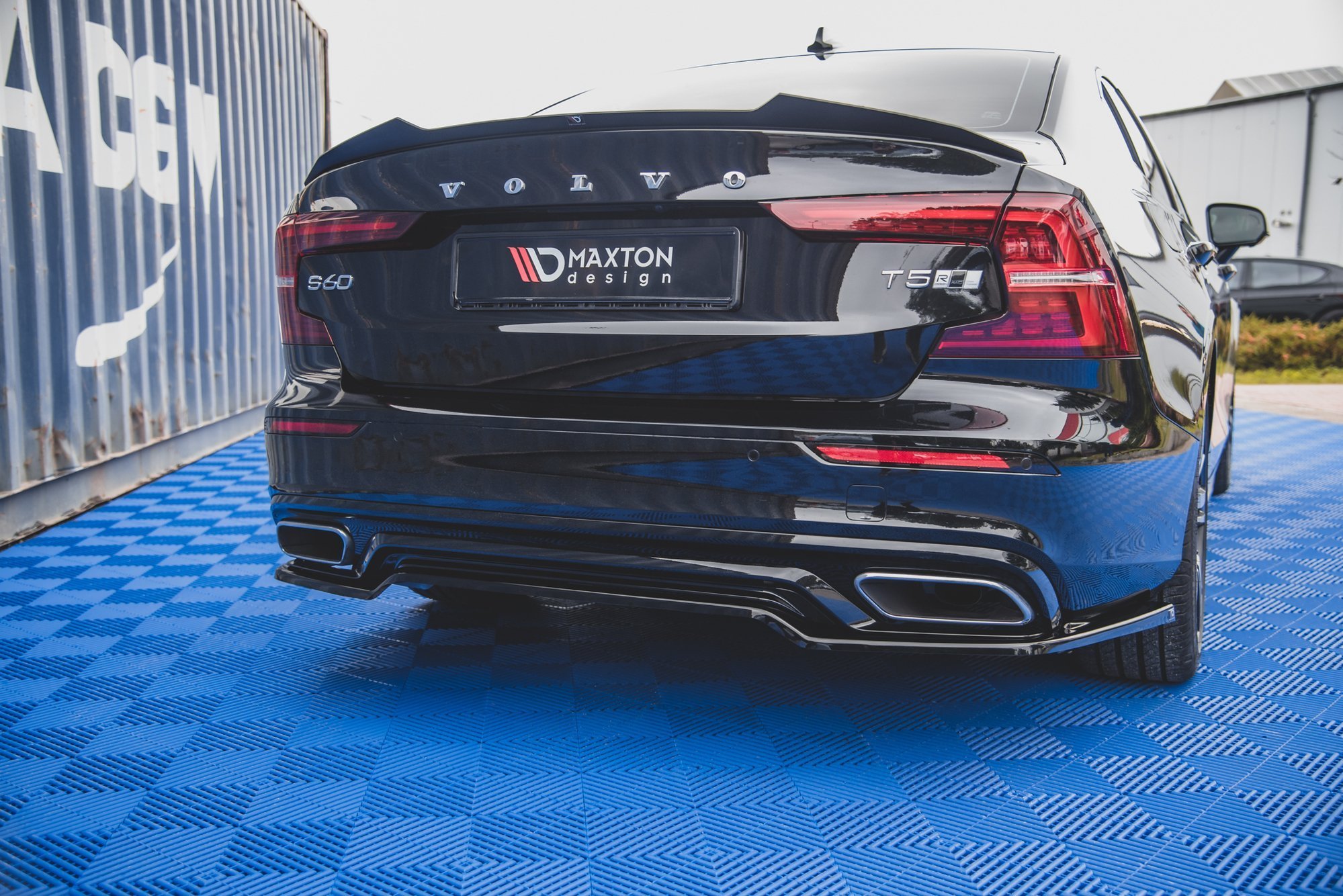 Central Rear Splitter Volvo S60 / V60 R-Design Mk3 - 5