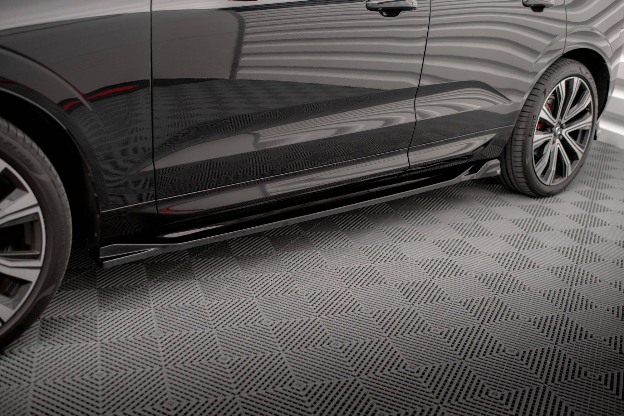 Side Skirts Diffusers Volvo XC60 R-Design Mk2 Facelift - 3