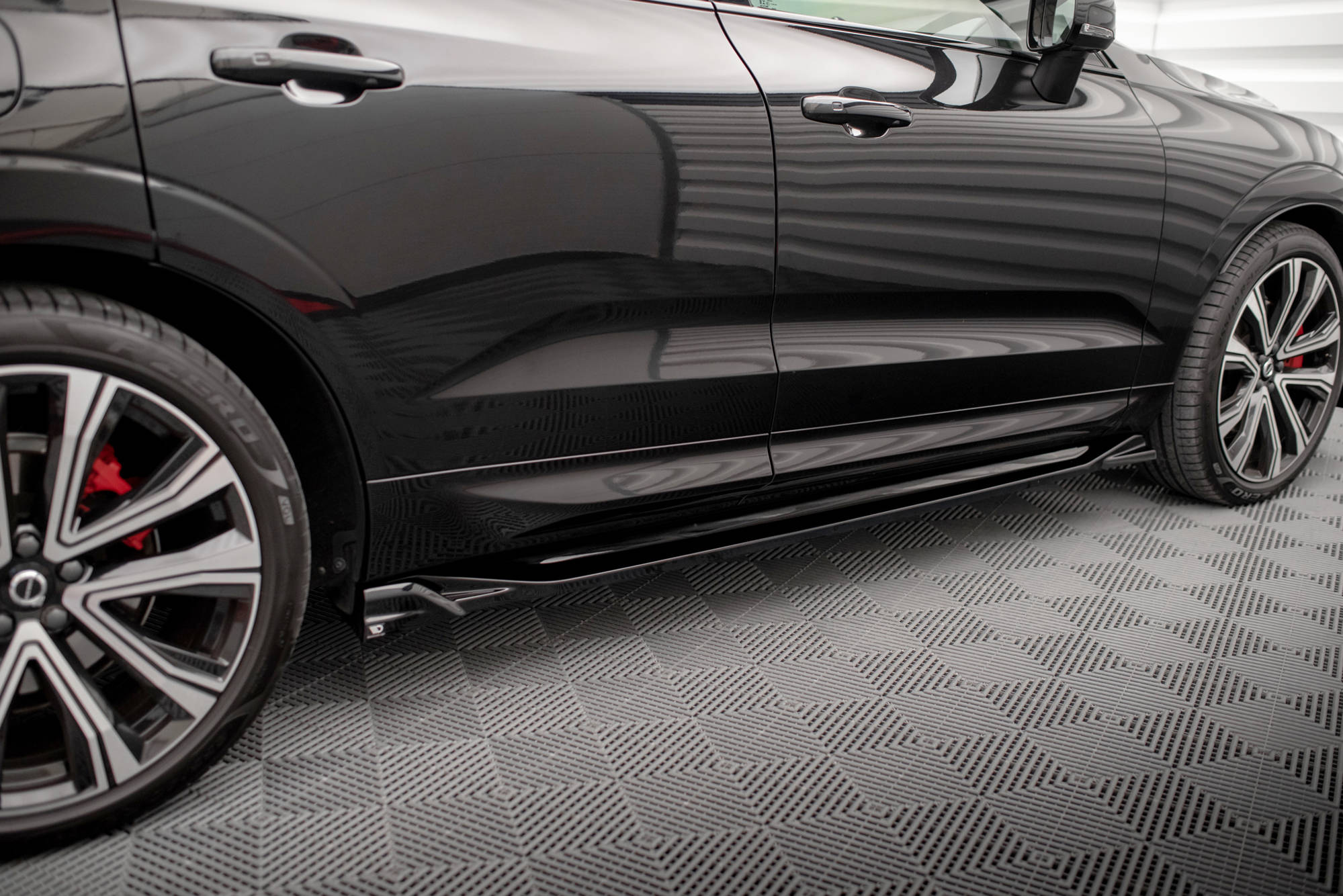 Side Skirts Diffusers Volvo XC60 R-Design Mk2 Facelift - 2