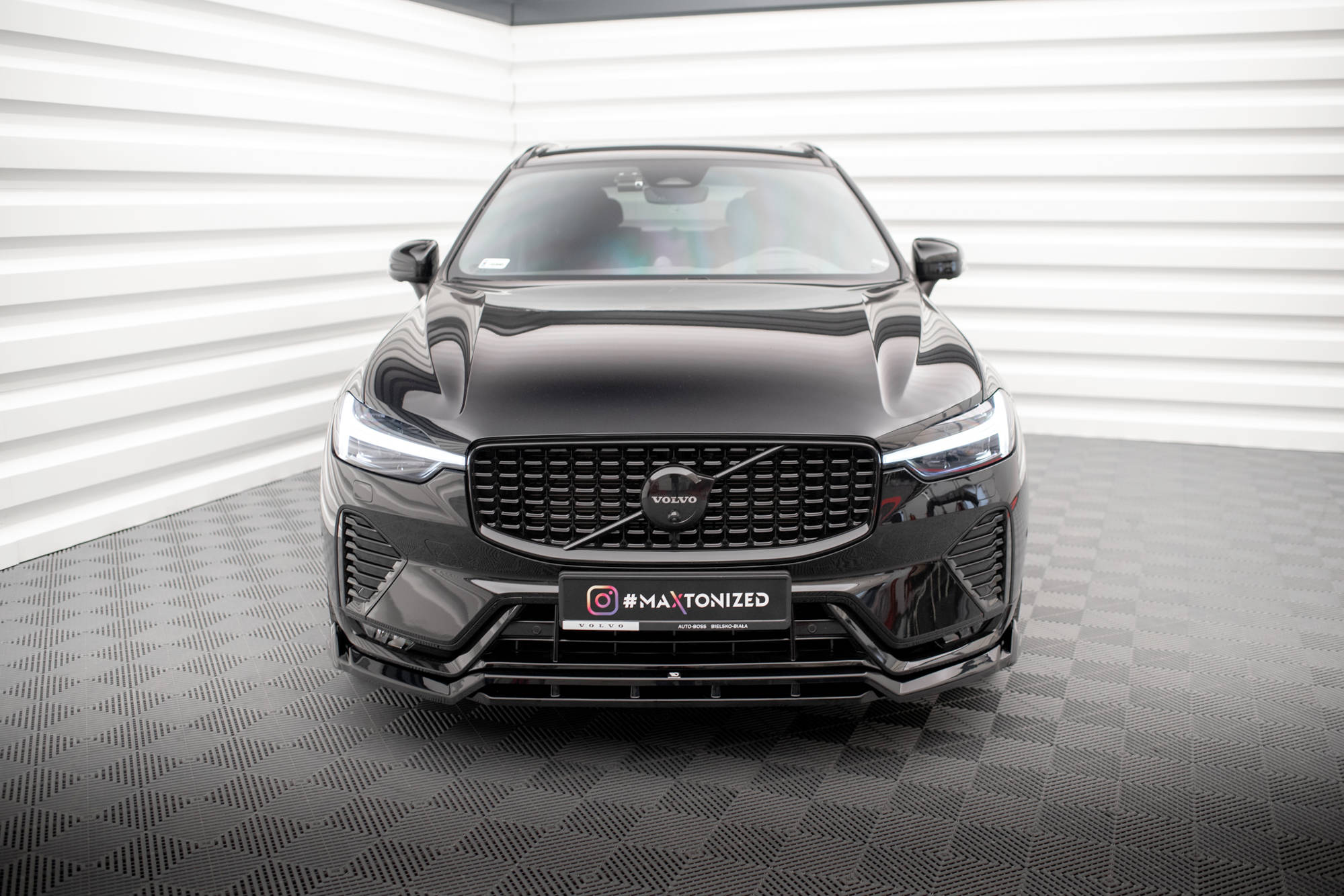 Front Splitter Volvo XC60 R-Design Mk2 Facelift - 2