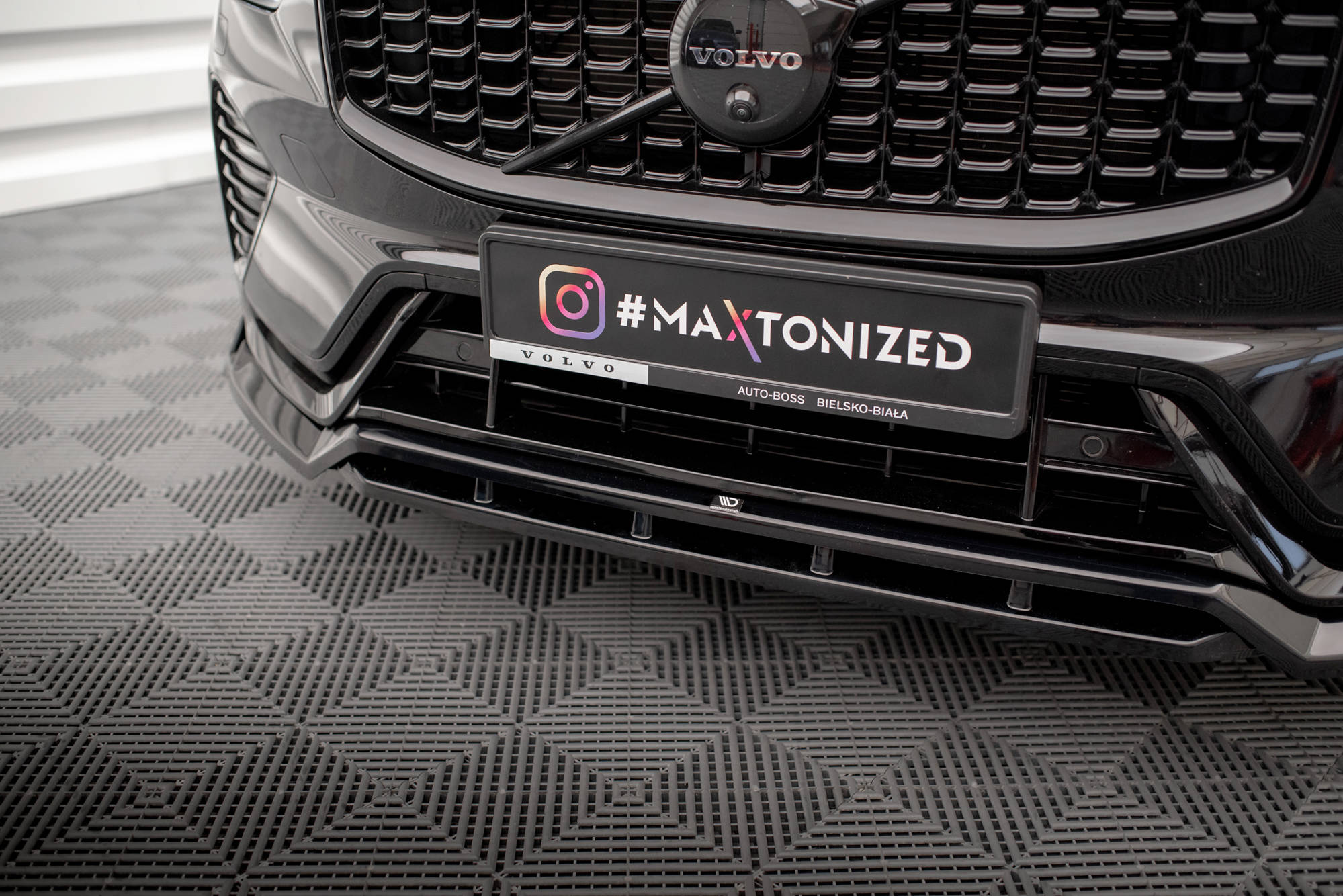 Front Splitter Volvo XC60 R-Design Mk2 Facelift - 3