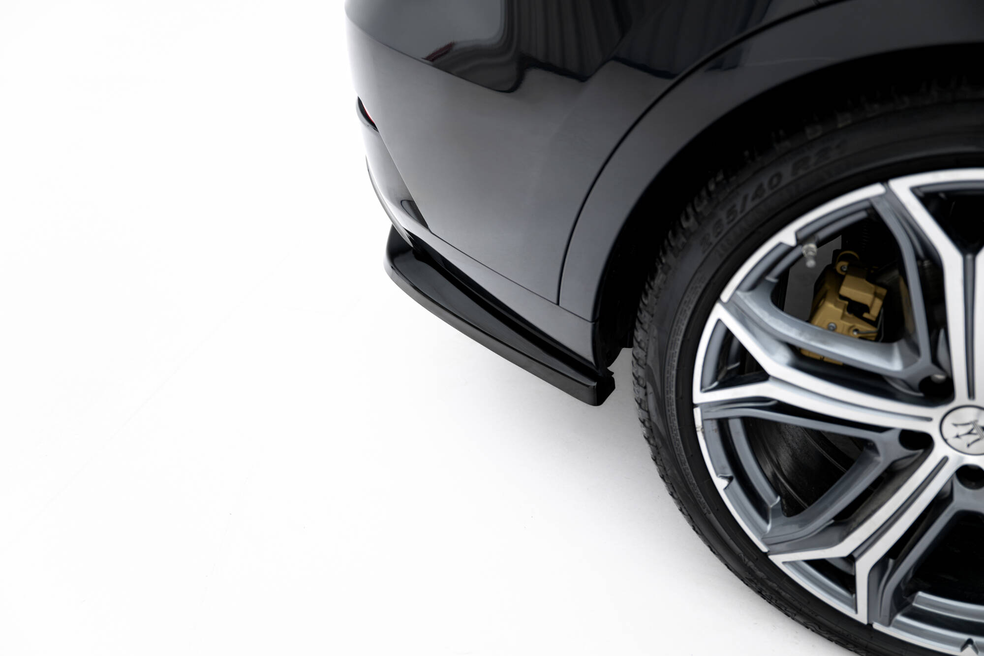 REAR SPLITTER (WITH VERTICAL BARS) SUITABLE FOR MASERATI LEVANTE GT MK1 FACELIFT – MAXTON DESIGN - 6