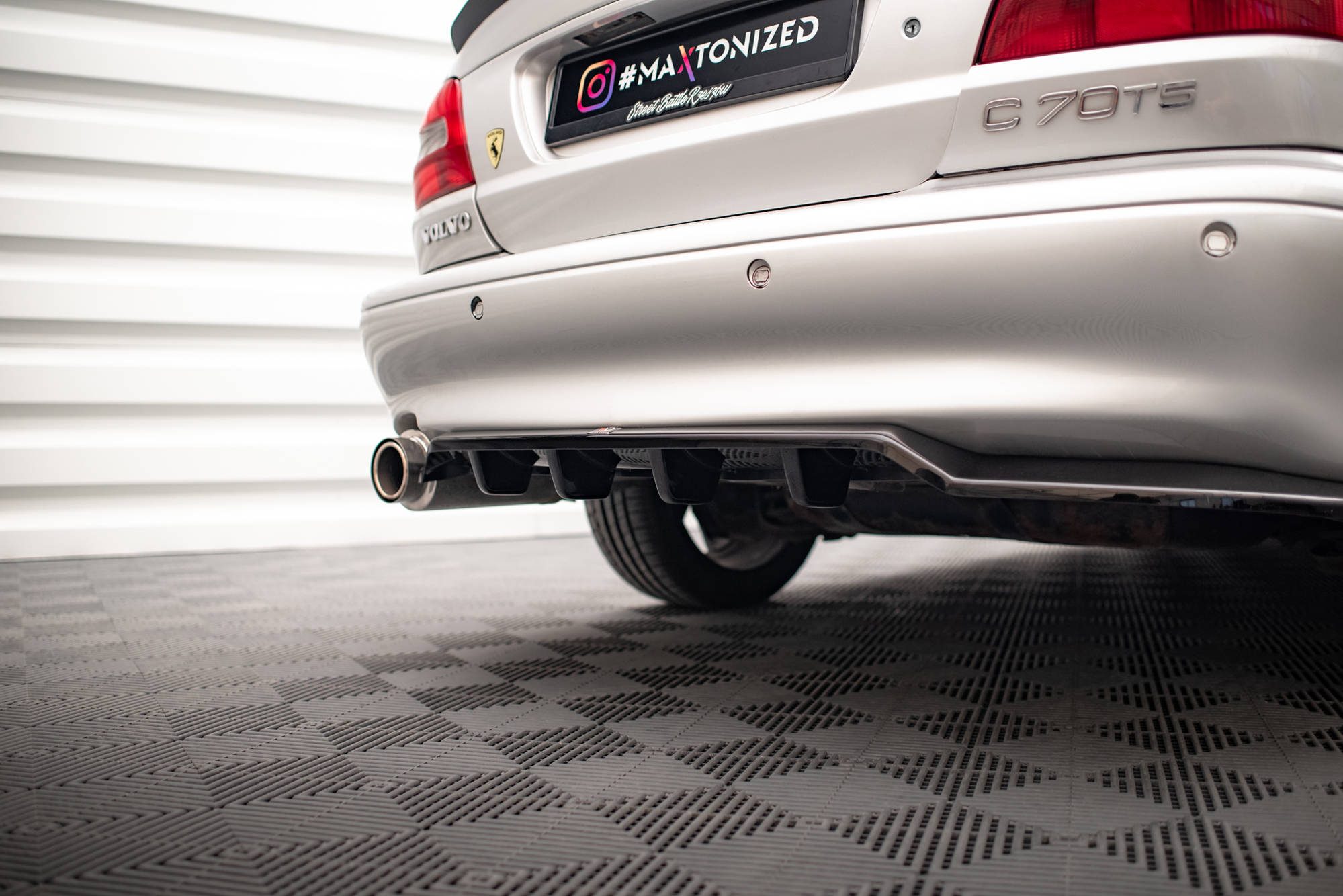 Central Rear Splitter (Vertical Bars) Volvo C70 Mk1 - 4