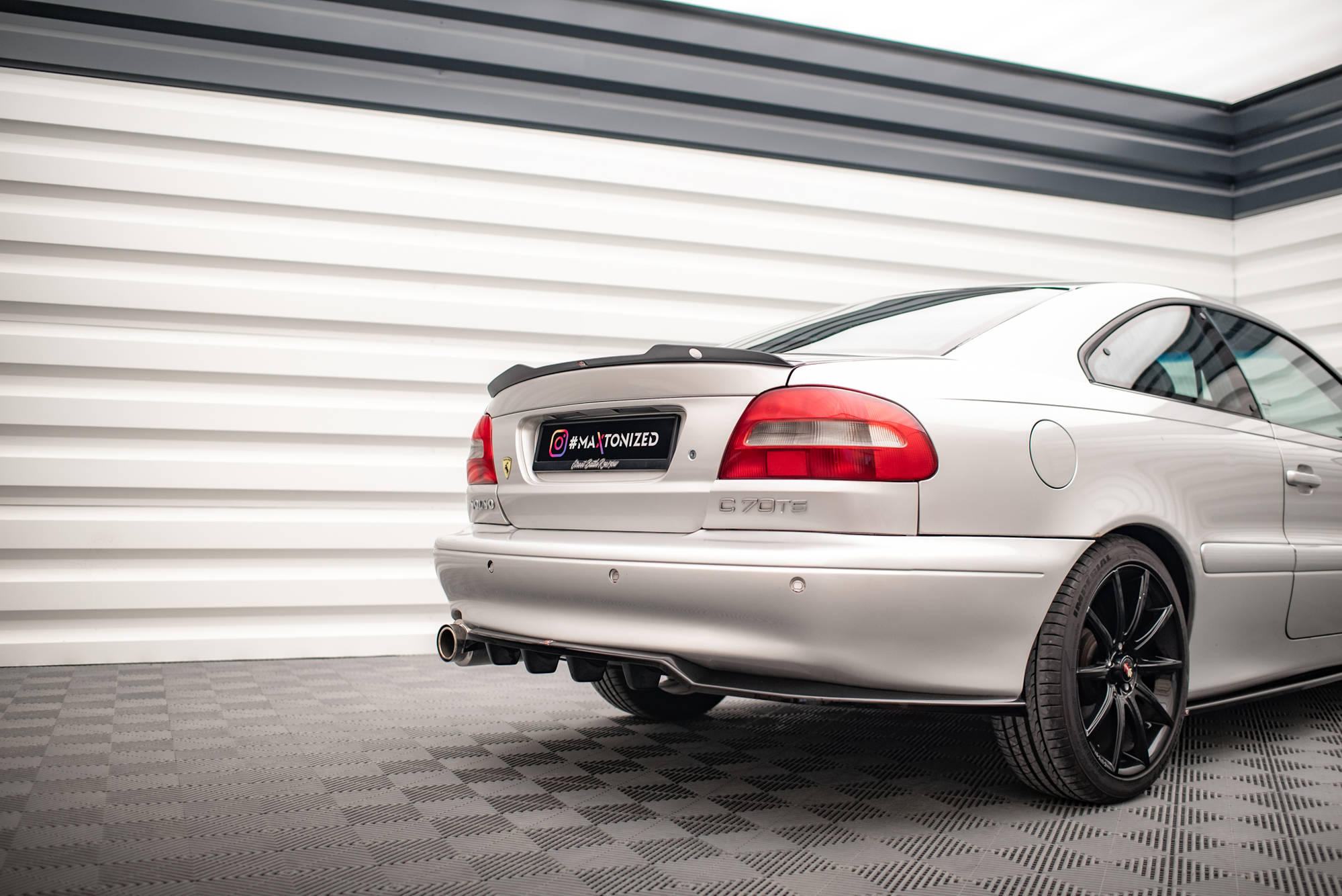 Central Rear Splitter (Vertical Bars) Volvo C70 Mk1 - 6