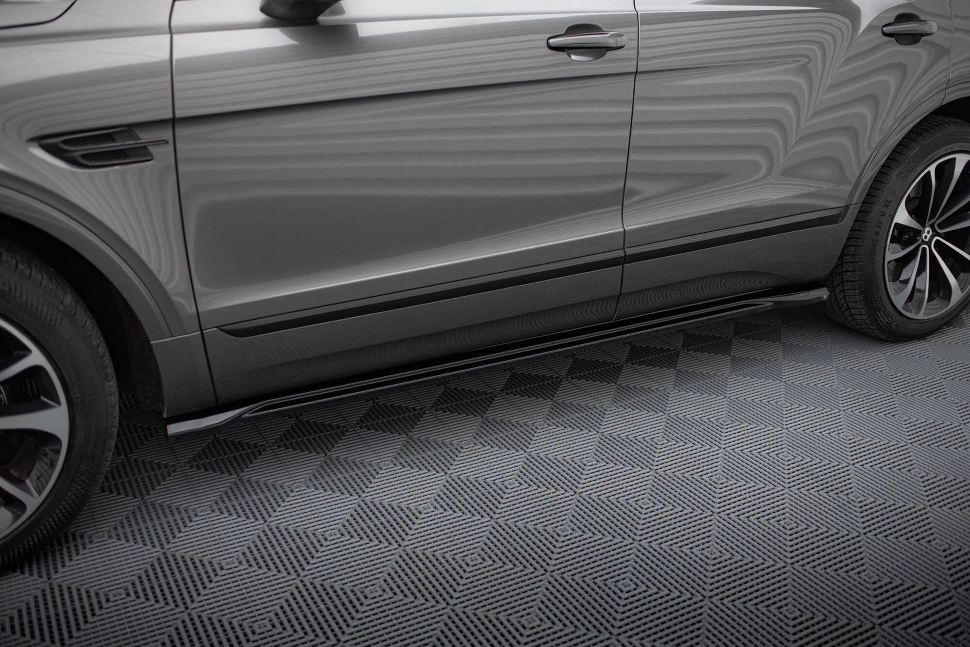 Side Skirts Diffusers Bentley Bentayga Mk1 - 3