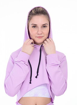 Kort ljuslila hoodtröja Lucea från Moka