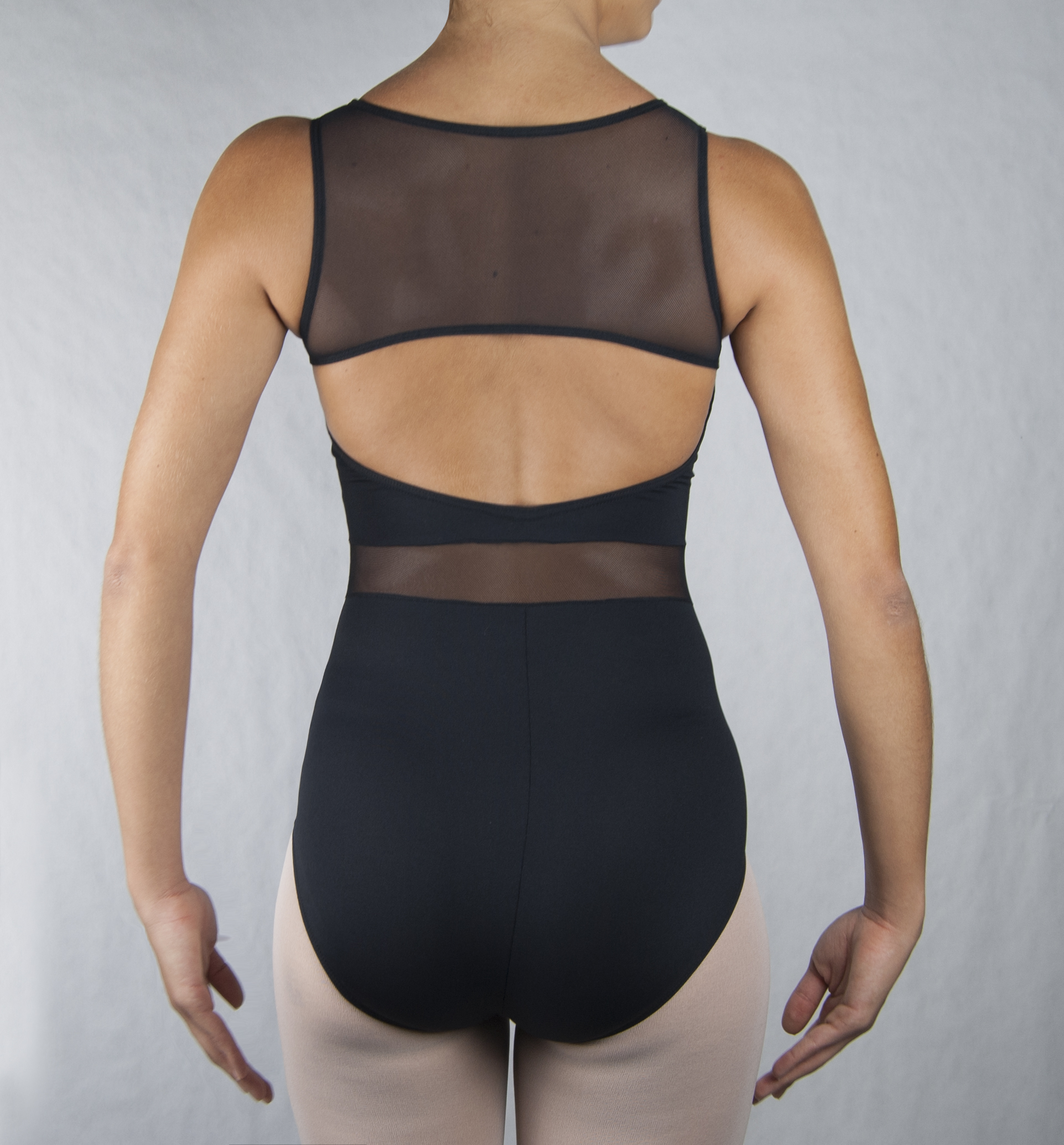 Svart body med spännande meshdetaljer - 2