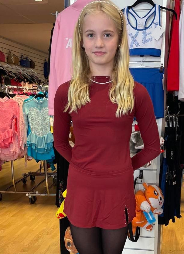 Långärmad rödbrun topp från Bolero med flätmönster i ryggen och kristaller - 2