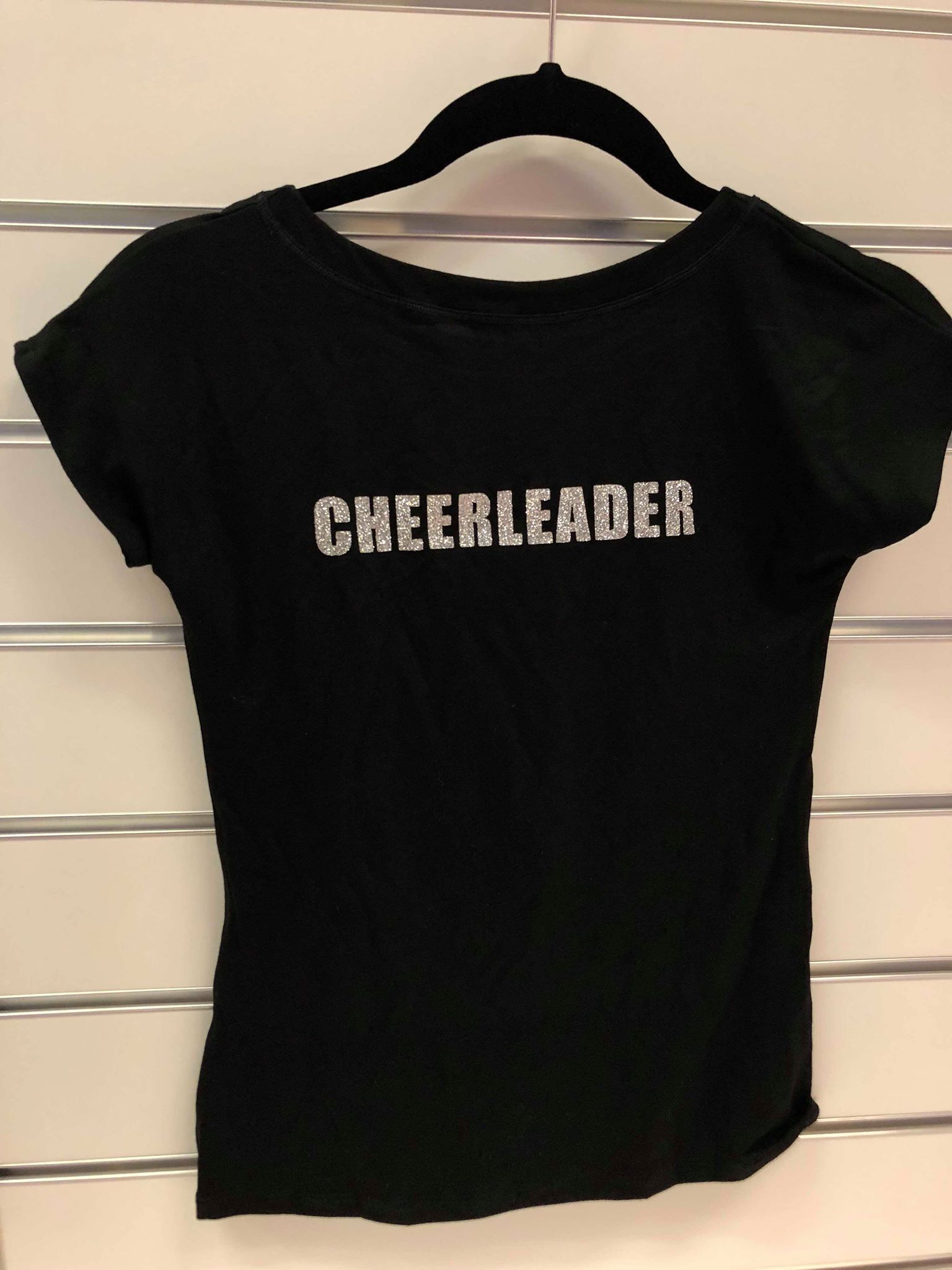 Texten "Cheerleader" i glittertryck - 4