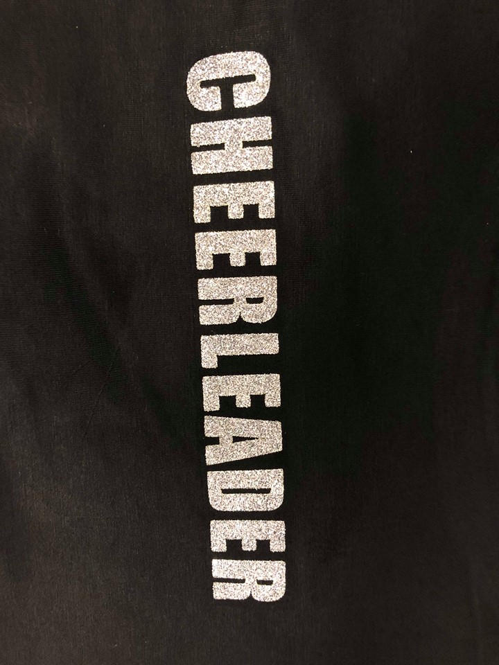 Texten "Cheerleader" i glittertryck - 6