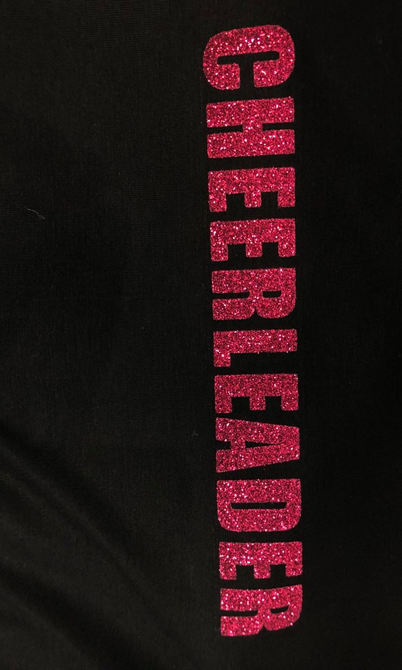 Texten "Cheerleader" i glittertryck - 7