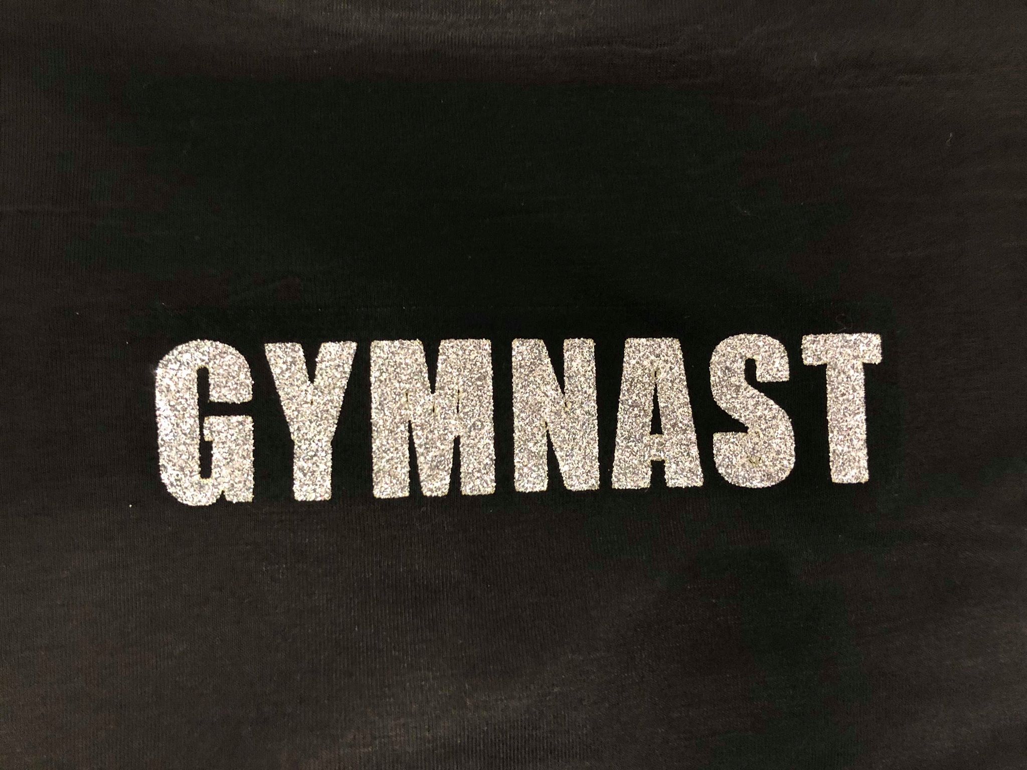 Texten "Gymnast" i glittertryck i olika färger - 7